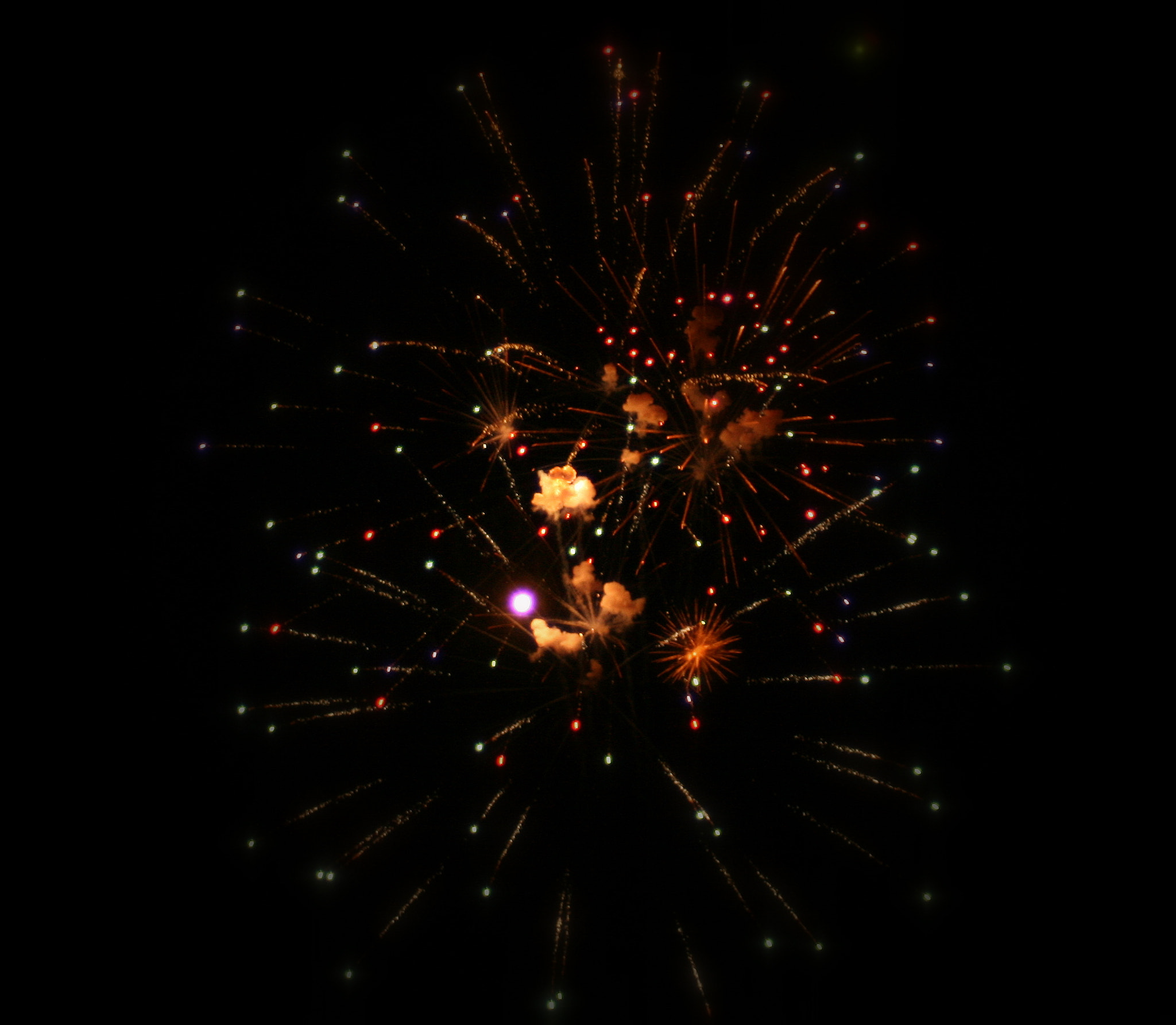 Canon EOS 400D (EOS Digital Rebel XTi / EOS Kiss Digital X) sample photo. Fire works photography