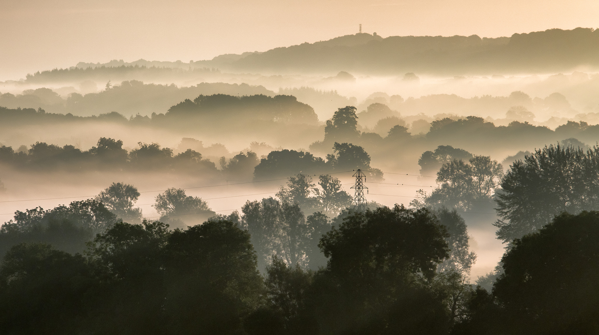 Canon EF 35-350mm F3.5-5.6L USM sample photo. Receding layers, wiltshire. photography