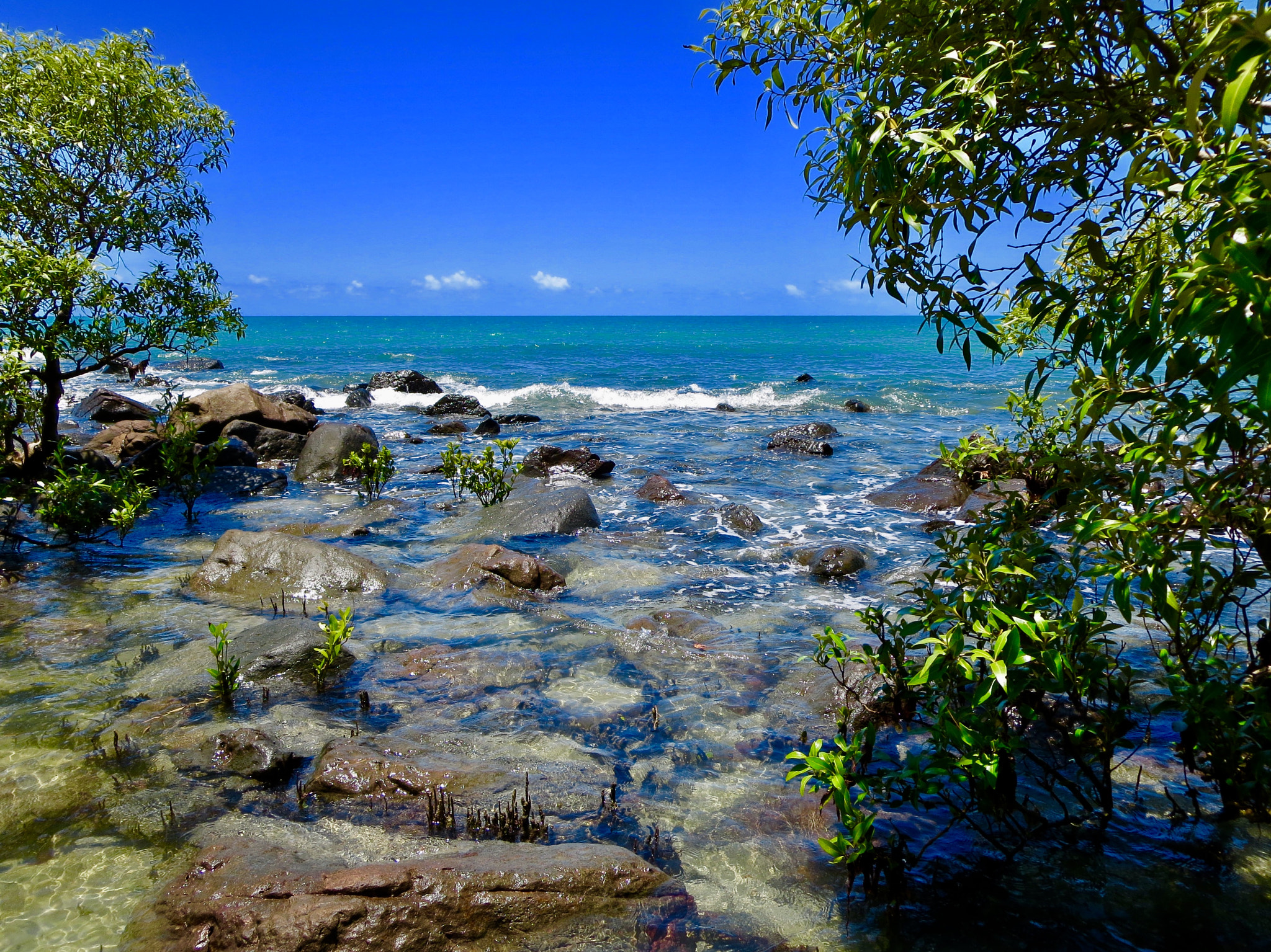 Canon PowerShot ELPH 330 HS (IXUS 255 HS / IXY 610F) sample photo. 4 mile beach, port douglas. photography