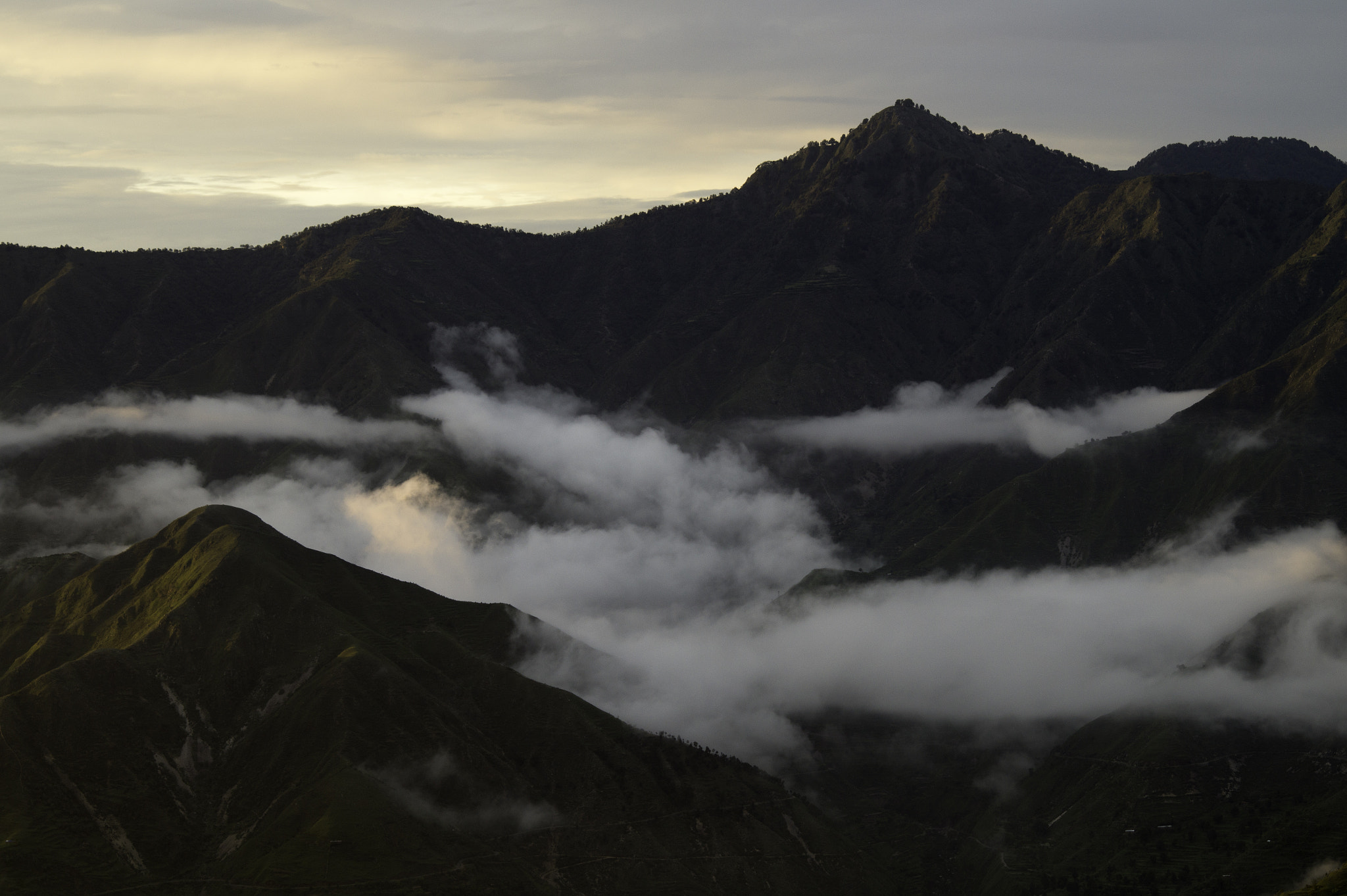 Sony SLT-A58 + Sigma 70-300mm F4-5.6 DL Macro sample photo. Vale of clouds photography