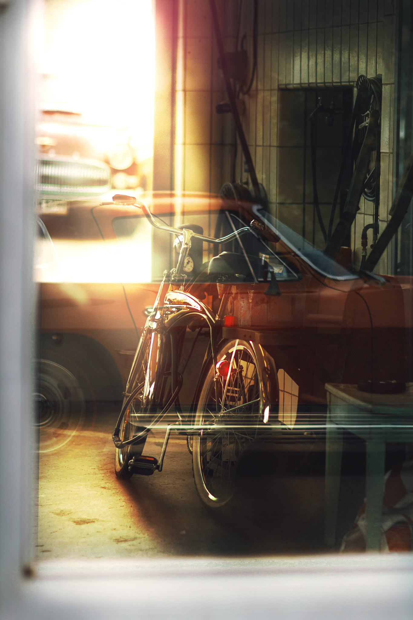 Canon EOS 600D (Rebel EOS T3i / EOS Kiss X5) + Canon EF 100mm F2.0 USM sample photo. Old bike - hdr photography