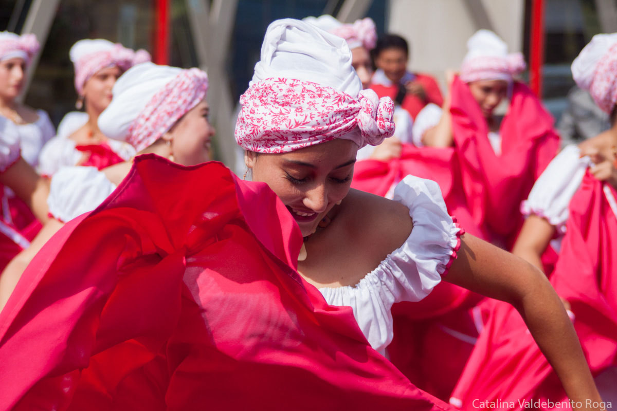 Canon EF 28-200mm F3.5-5.6 USM sample photo. Danza afro photography