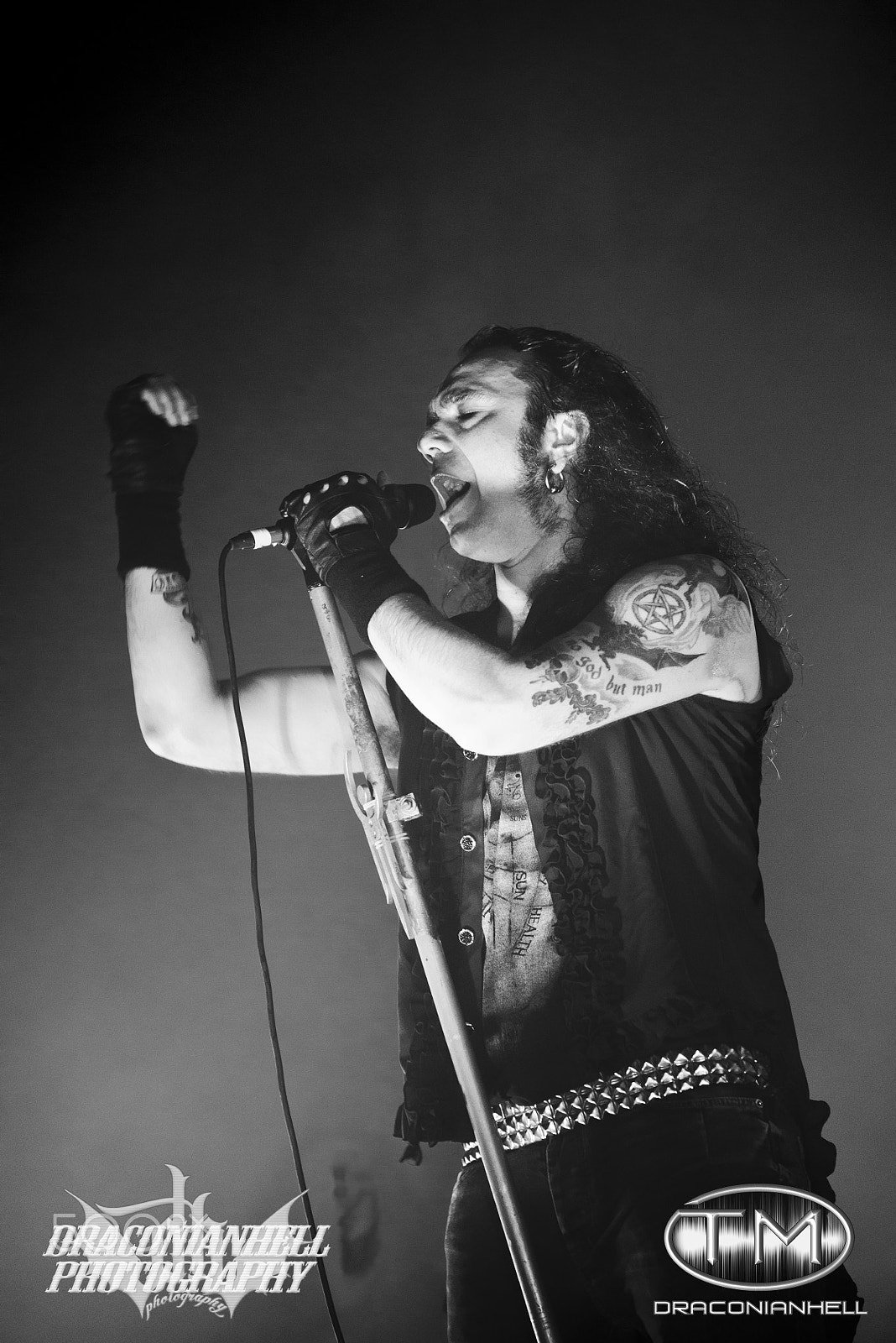 Sigma 70-200mm F2.8 EX DG Macro HSM II sample photo. Moonspell "the vintage tour" live @ live club - trezzo (mi) photography