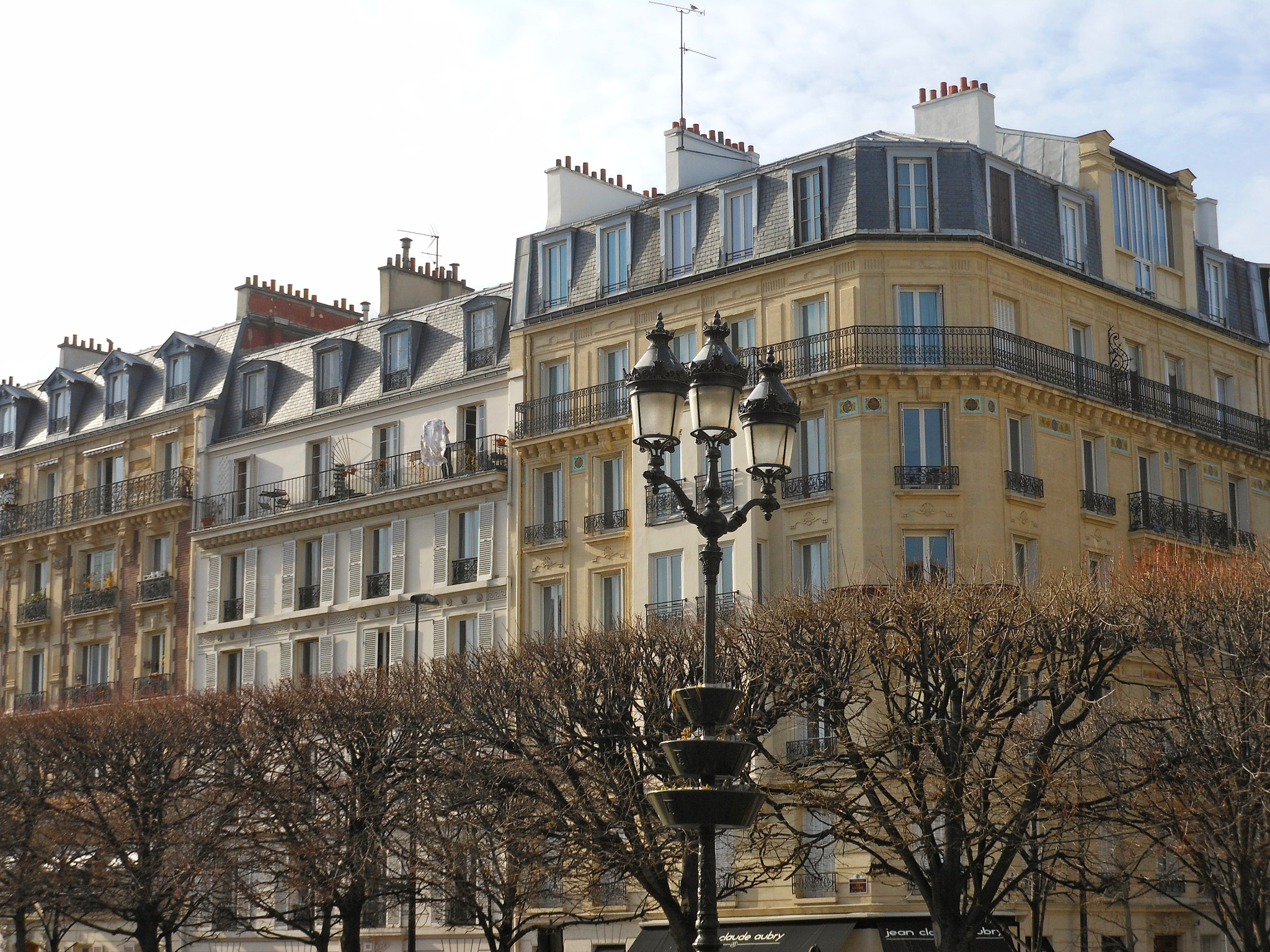 Nikon Coolpix S6100 sample photo. French architecture photography