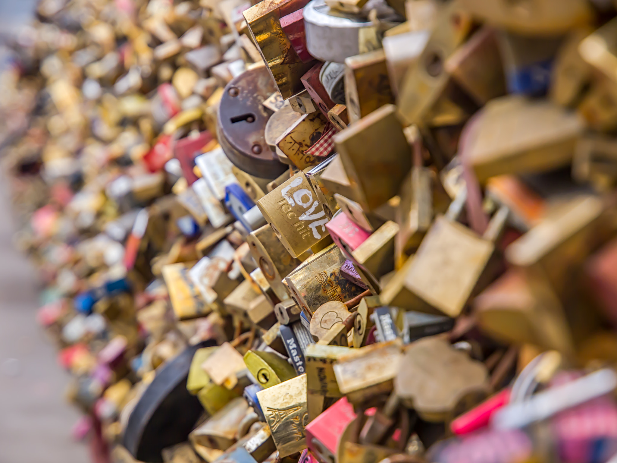 Olympus Zuiko Digital ED 12-60mm F2.8-4.0 SWD sample photo. Love locks in paris photography