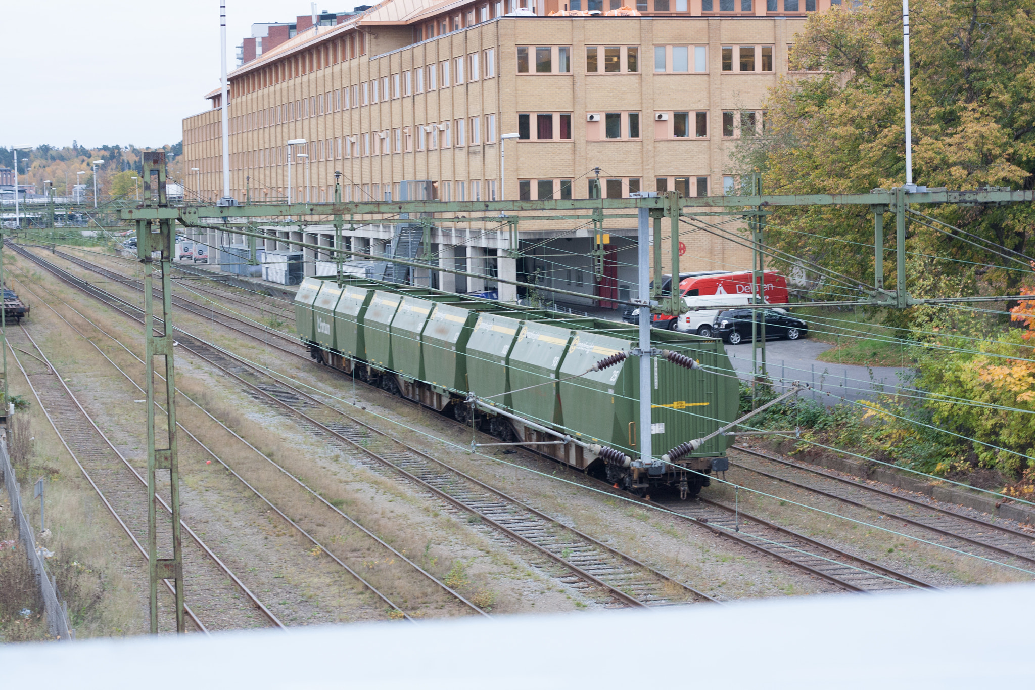 Canon EOS 1000D (EOS Digital Rebel XS / EOS Kiss F) + Canon EF 50mm F1.8 STM sample photo. Abandoned train photography