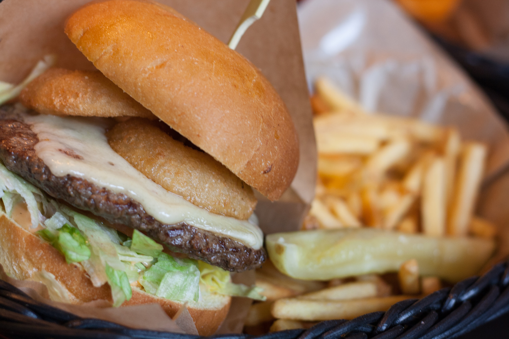 Canon EOS 1000D (EOS Digital Rebel XS / EOS Kiss F) + Canon EF 50mm F1.8 STM sample photo. Crazy burger @ gnarly burger photography