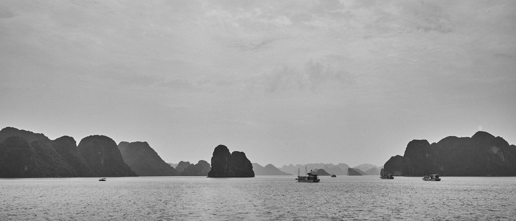 Sony FE 28mm F2 sample photo. Calm photography
