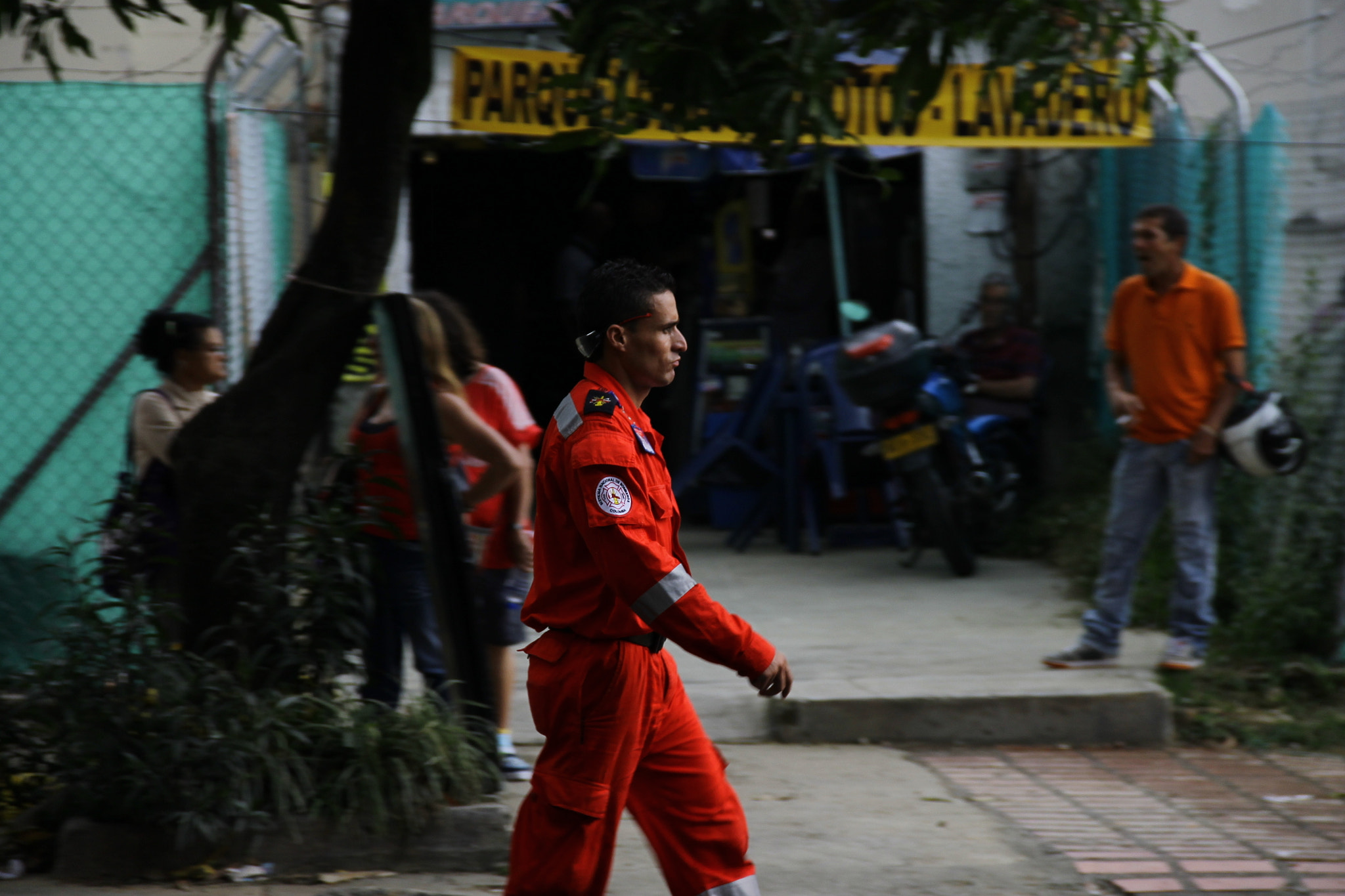 Canon EOS 1100D (EOS Rebel T3 / EOS Kiss X50) sample photo. Fireman photography