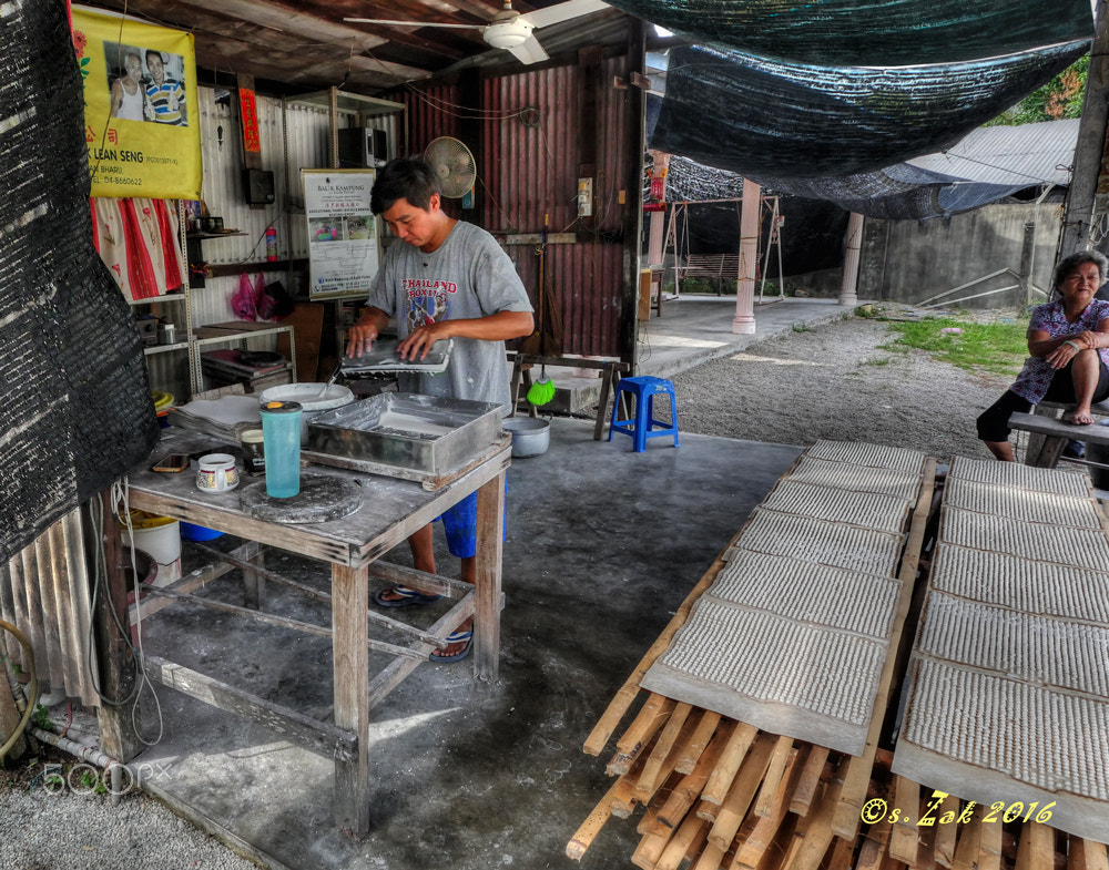 Panasonic Lumix DMC-GH4 + Olympus Zuiko Digital ED 9-18mm F4.0-5.6 sample photo. Rice powder maker photography