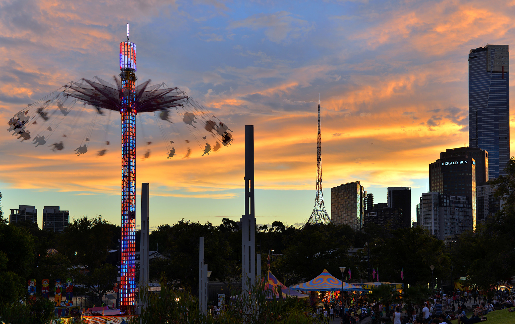 Nikon D610 + Nikon AF Nikkor 35mm F2D sample photo. Moomba sunset photography