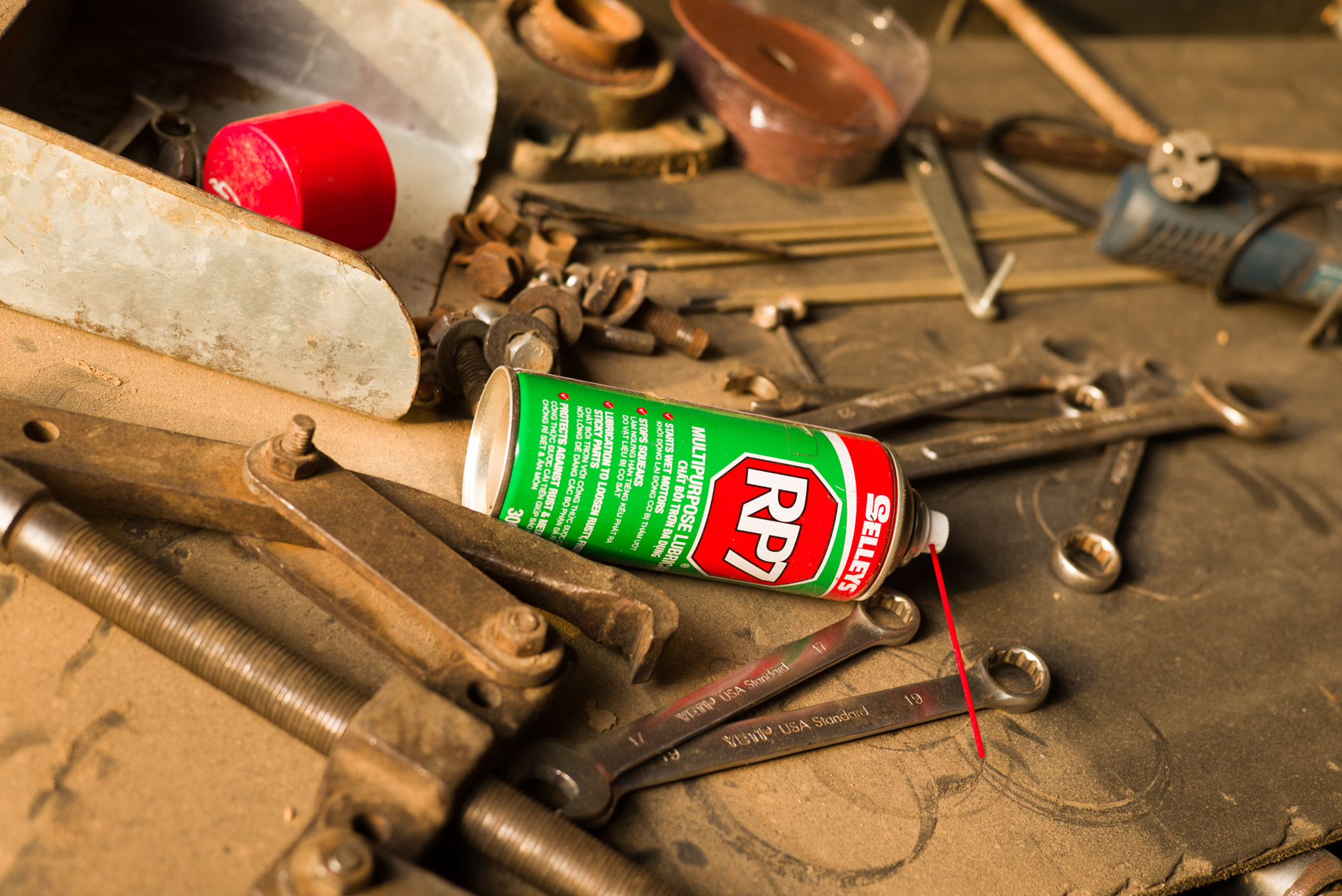 Summicron-M 1:2/50 sample photo. Lubricant photography
