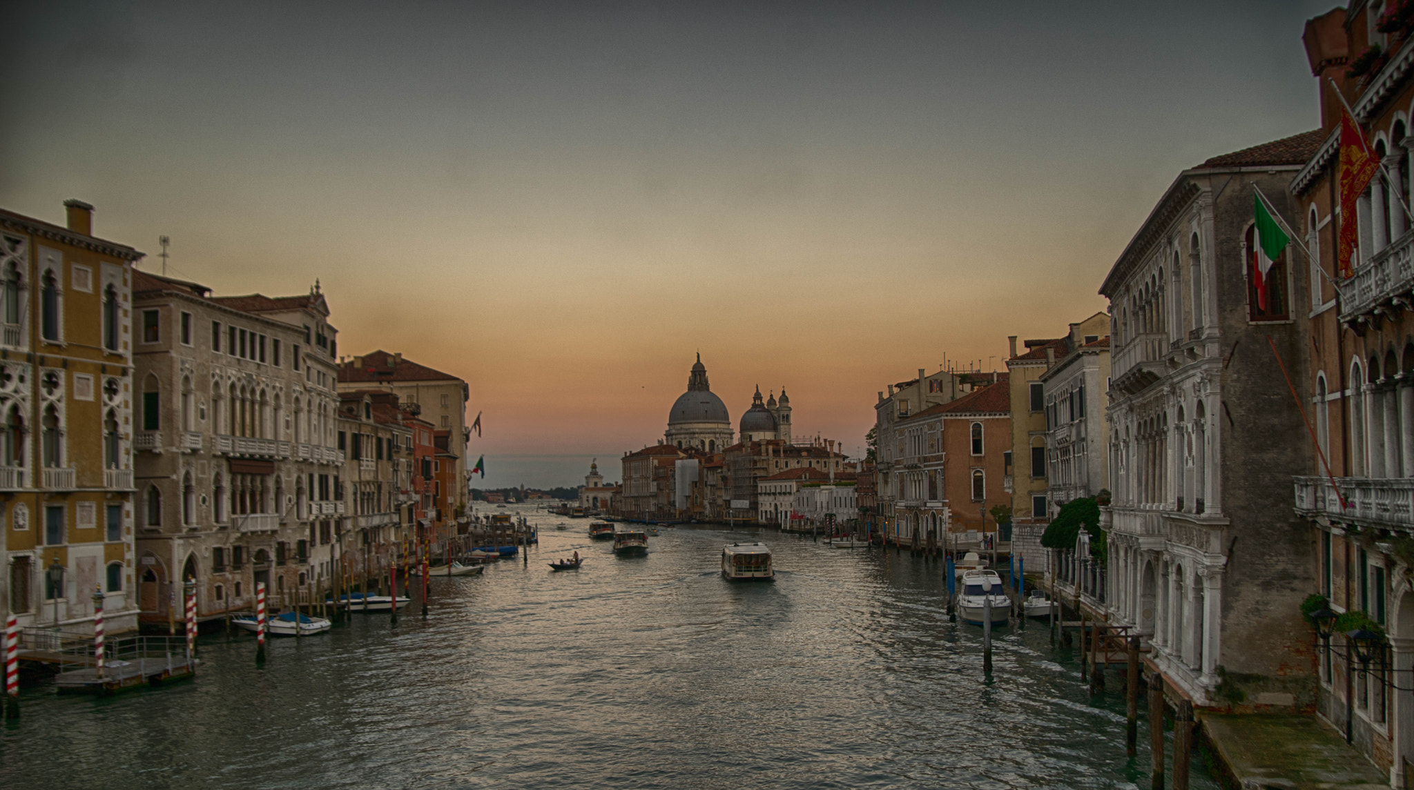 Sony a7 II + Tamron SP 24-70mm F2.8 Di VC USD sample photo. Venice 14 photography