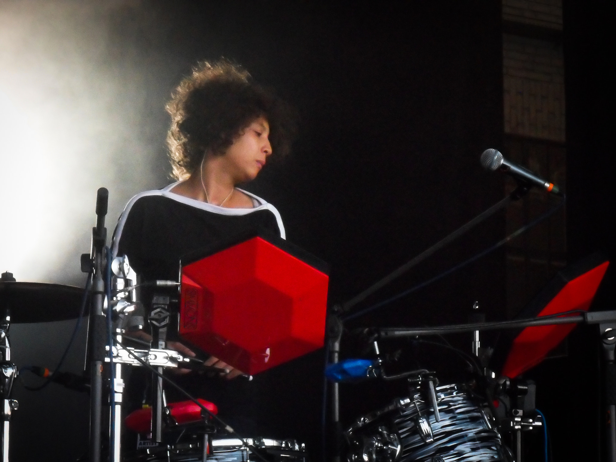 Samsung WB550, WB560 / VLUU WB550 /  HZ15W sample photo. Berlin festival 2011, yuksek. photography