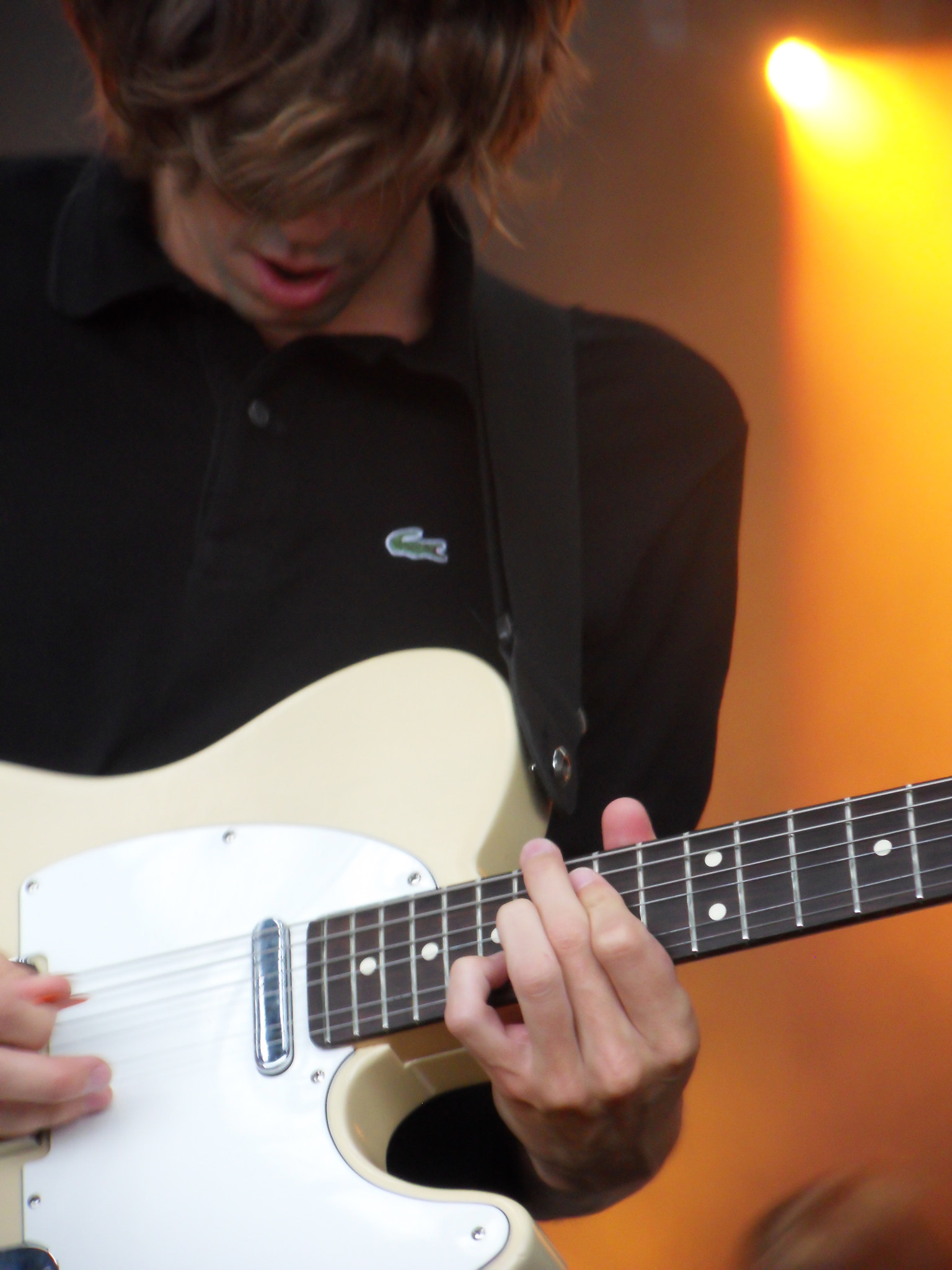 Samsung WB550, WB560 / VLUU WB550 /  HZ15W sample photo. Berlin festival, 2011, housse de racket. photography