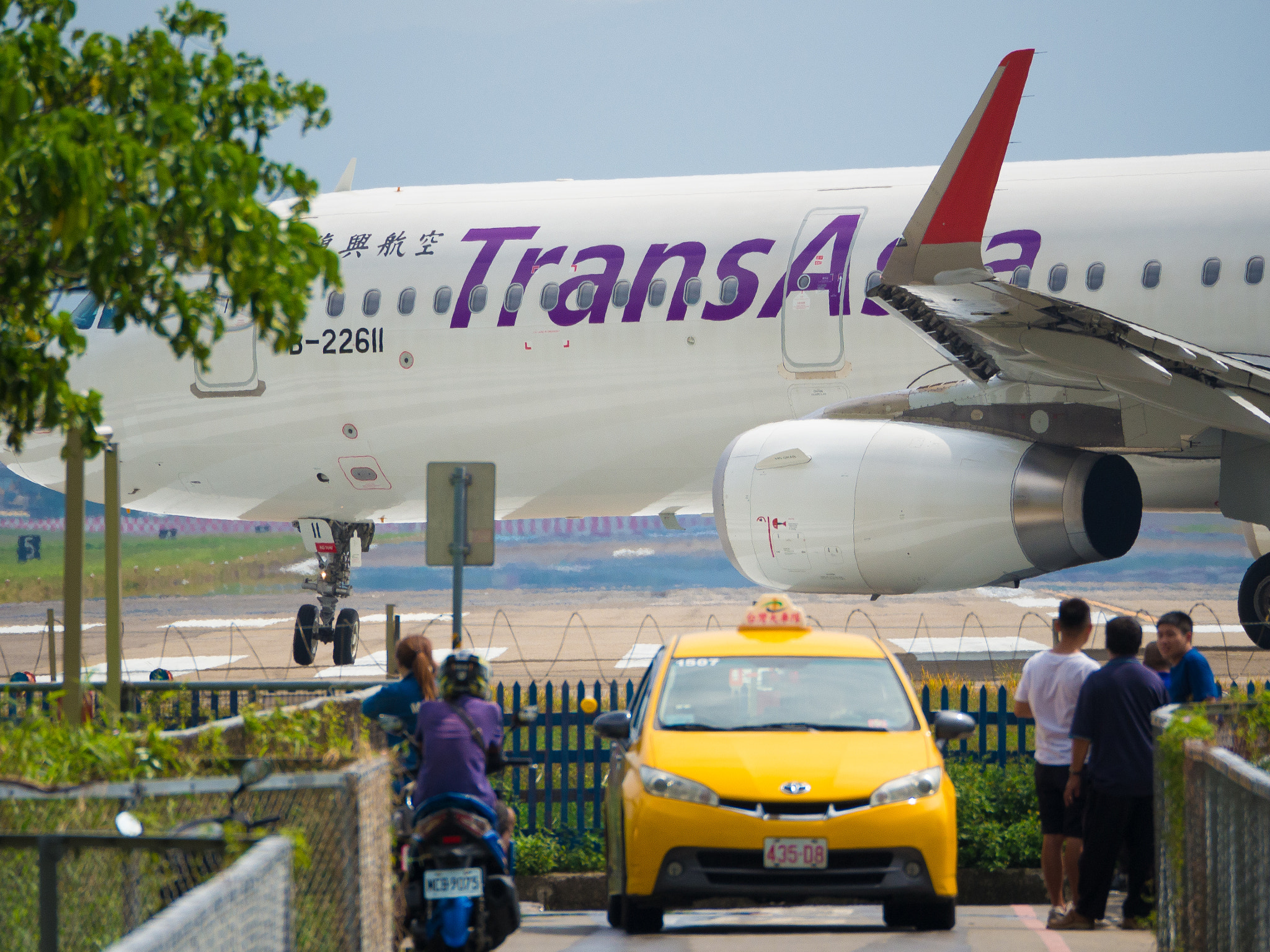 Olympus OM-D E-M10 sample photo. Taipei songshan airport photography