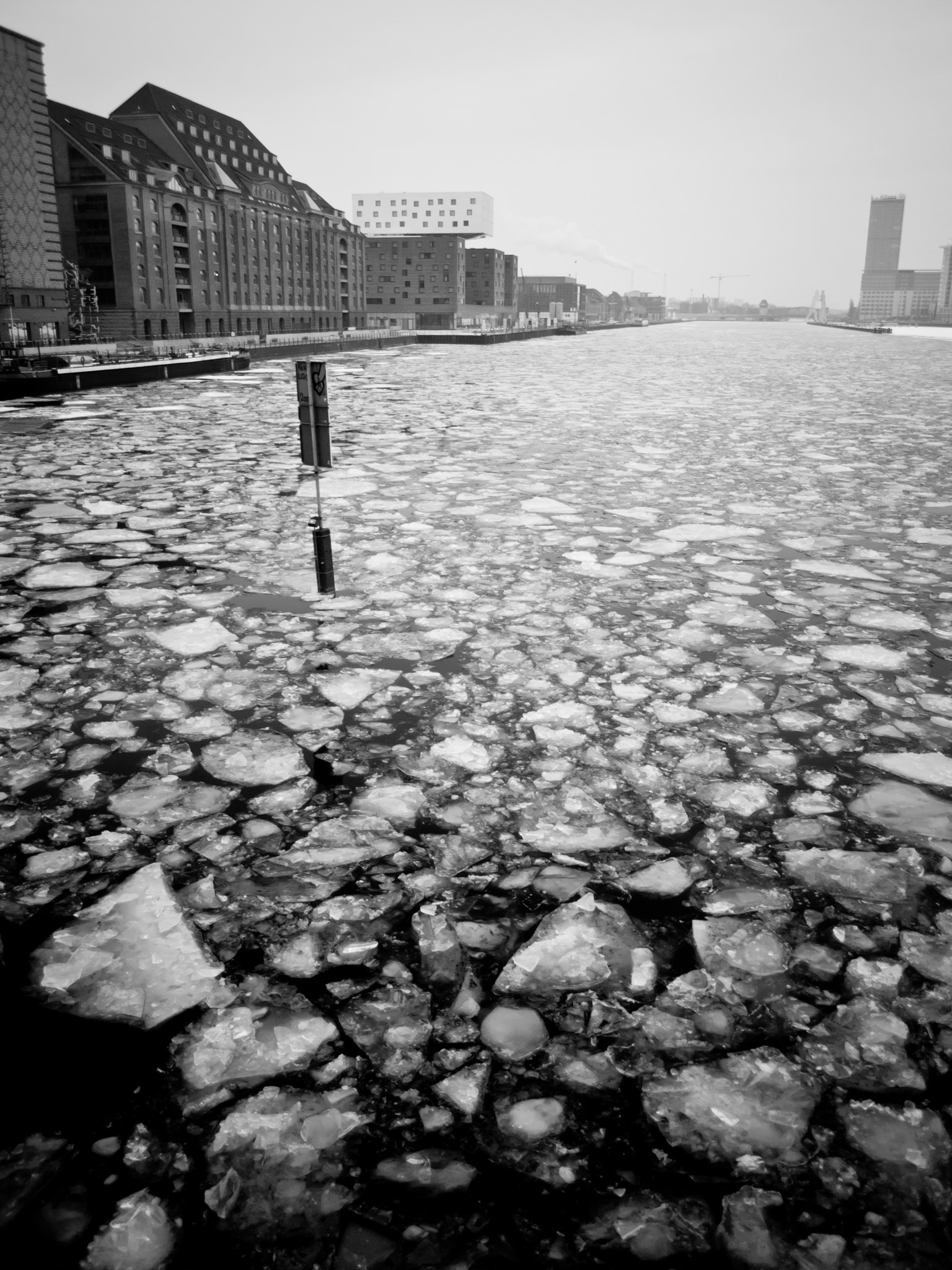 Olympus PEN E-P3 + Panasonic Lumix G 14mm F2.5 ASPH sample photo. Winter in berlin, 2012. photography