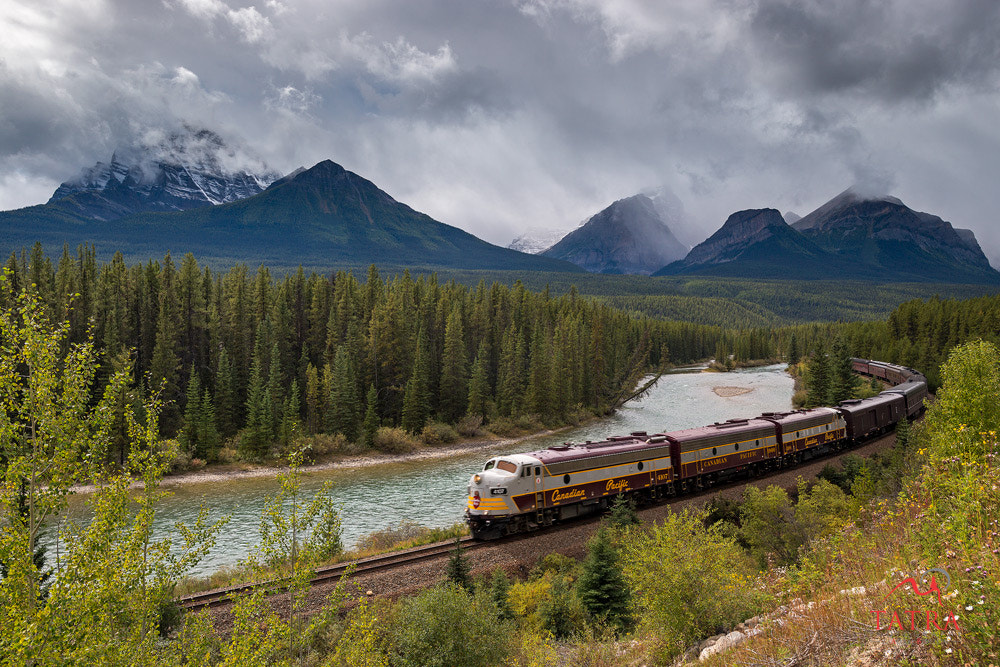 Nikon AF-S Nikkor 17-35mm F2.8D ED-IF sample photo. Canadian pacific passenger train photography