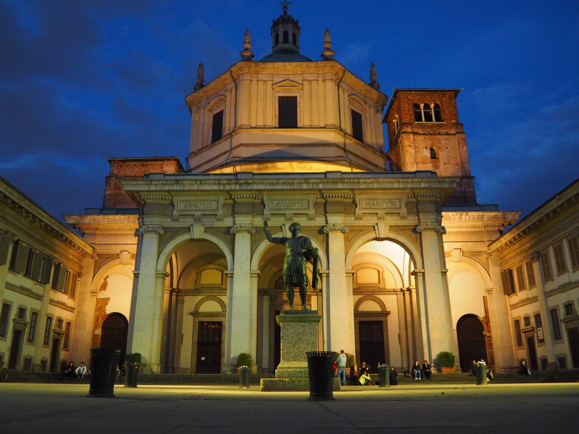 Olympus M.Zuiko Digital 14-42mm F3.5-5.6 II R sample photo. Basilica milano photography