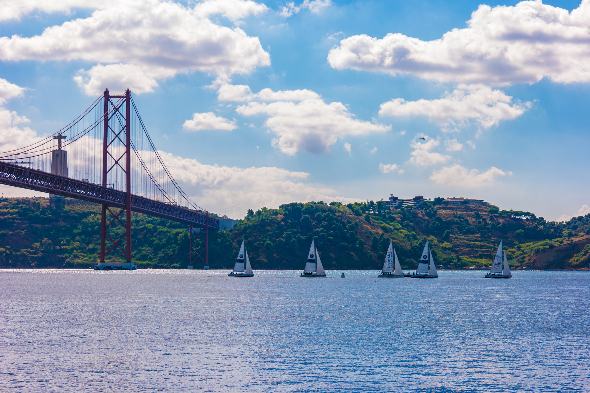 Samsung NX500 + Samsung NX 18-55mm F3.5-5.6 OIS sample photo. Sailing in the tagus river on a autumn morning photography