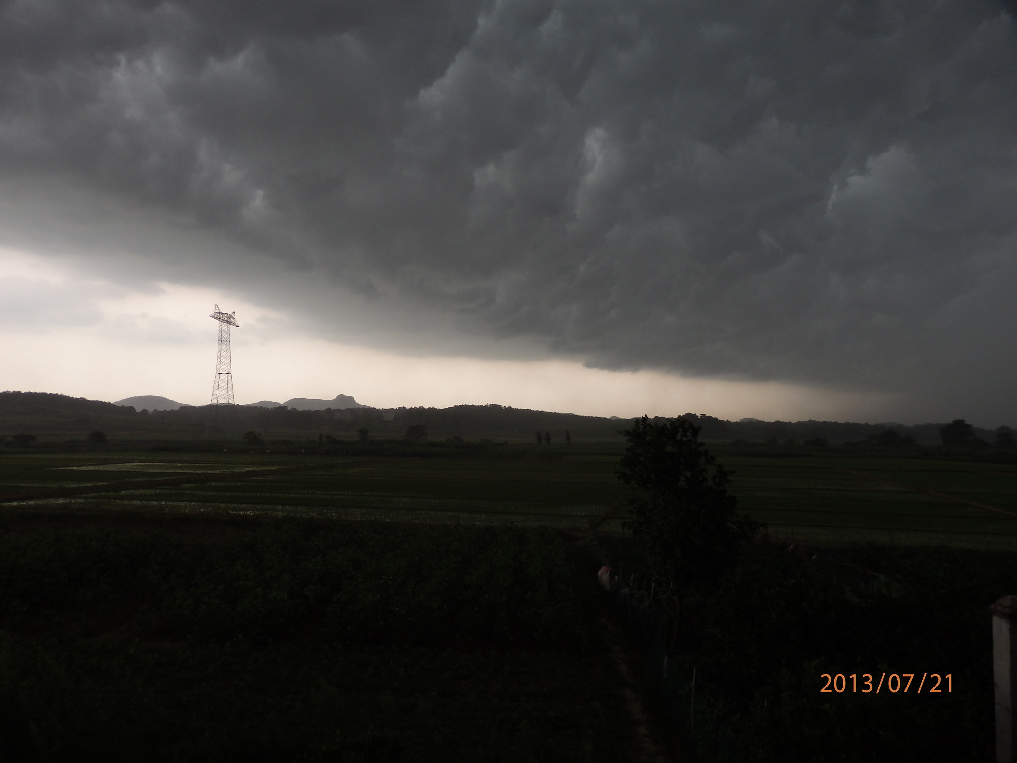 Olympus SZ-16,DZ-105 sample photo. Pylon under the dark by olympus digital camera photography