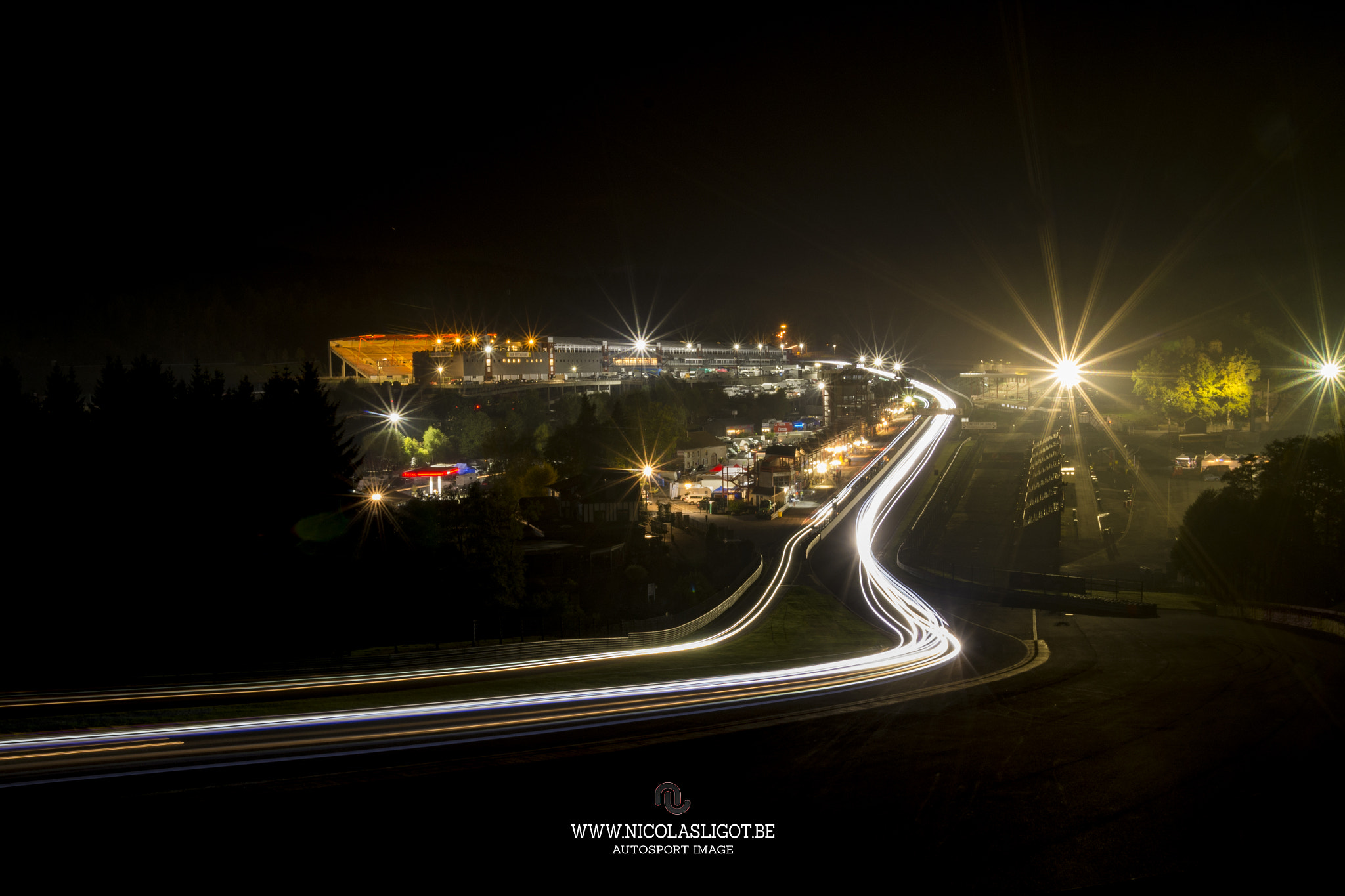 Nikon D7200 + Sigma 18-50mm F2.8 EX DC Macro sample photo. The raidillon by night photography