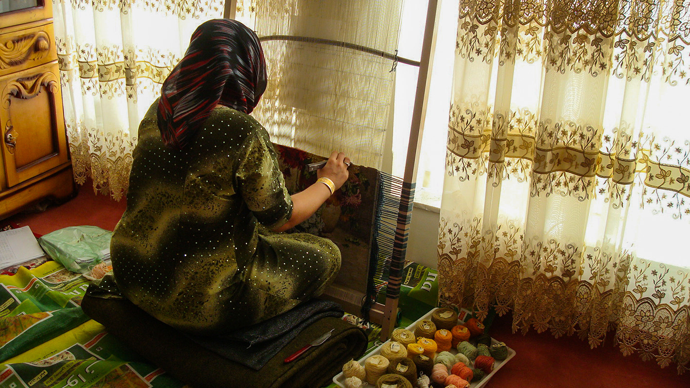 Sony DSC-W90 sample photo. Carpet weaving photography