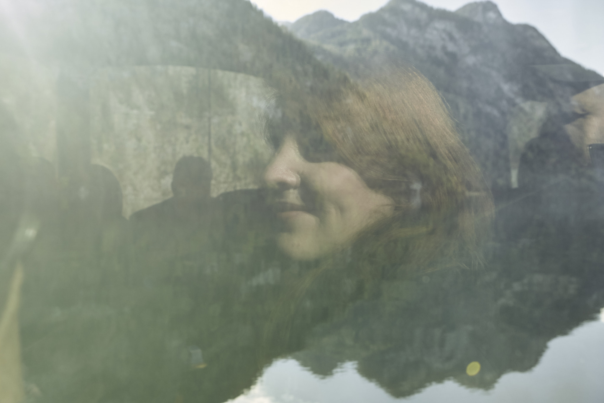 Canon EOS-1D Mark IV sample photo. 2016 | 04 | koenigssee | girl inside photography