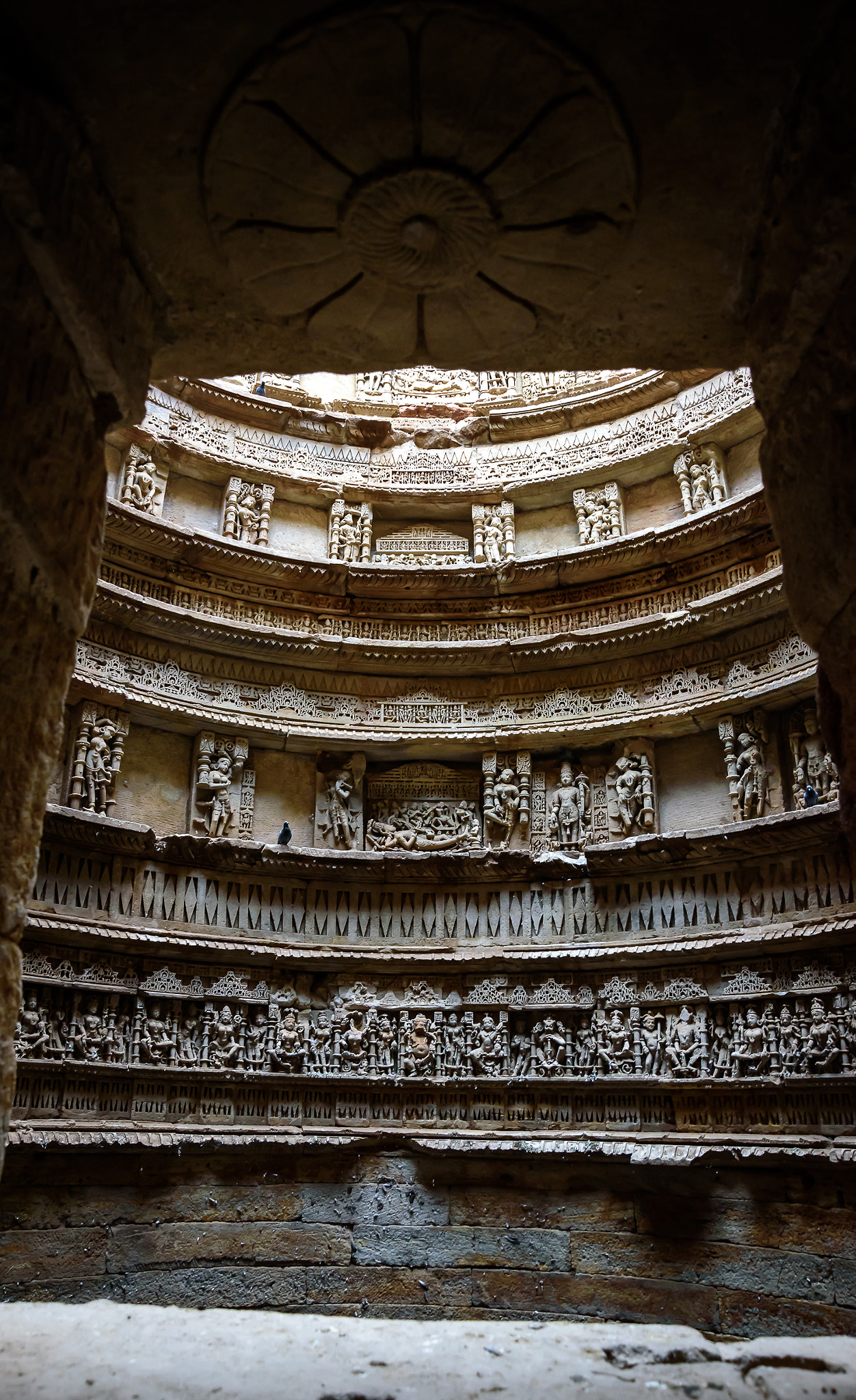 Nikon AF Nikkor 24-85mm F2.8-4D IF sample photo. Queen’s stepwell photography