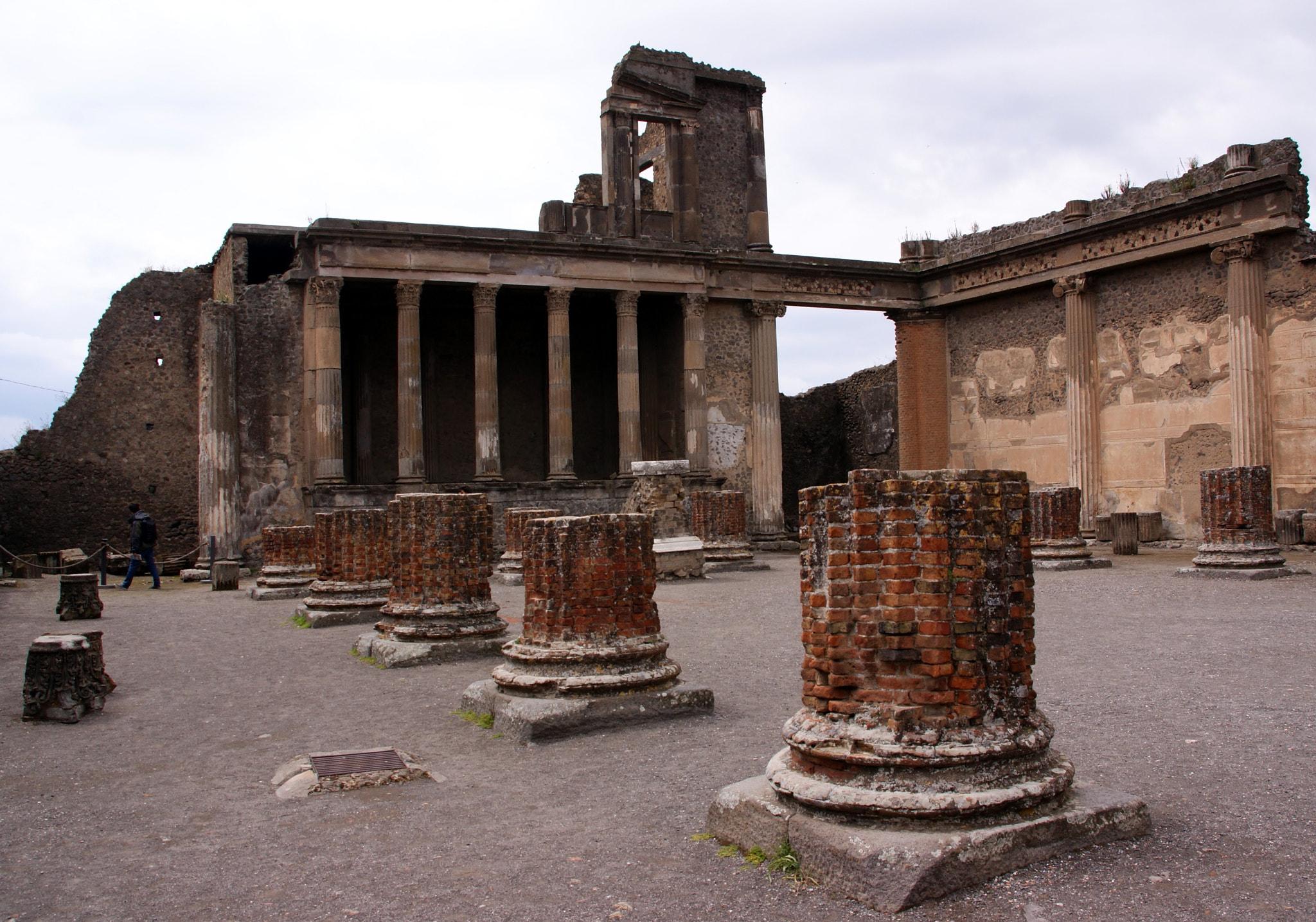 Sony Alpha DSLR-A350 + Sigma 18-200mm F3.5-6.3 DC sample photo. Basilica, pompei archeological area, pompei/ italy photography