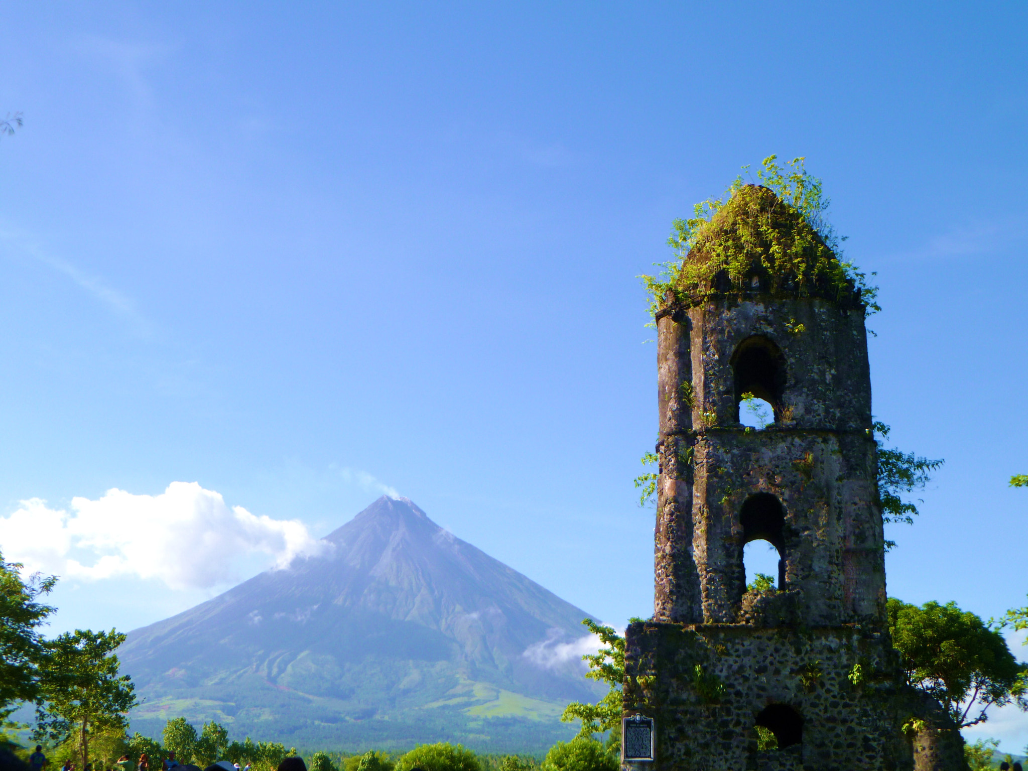 Panasonic DMC-FH20 sample photo. Majestic mayon volcano and cagsawa ruins photography