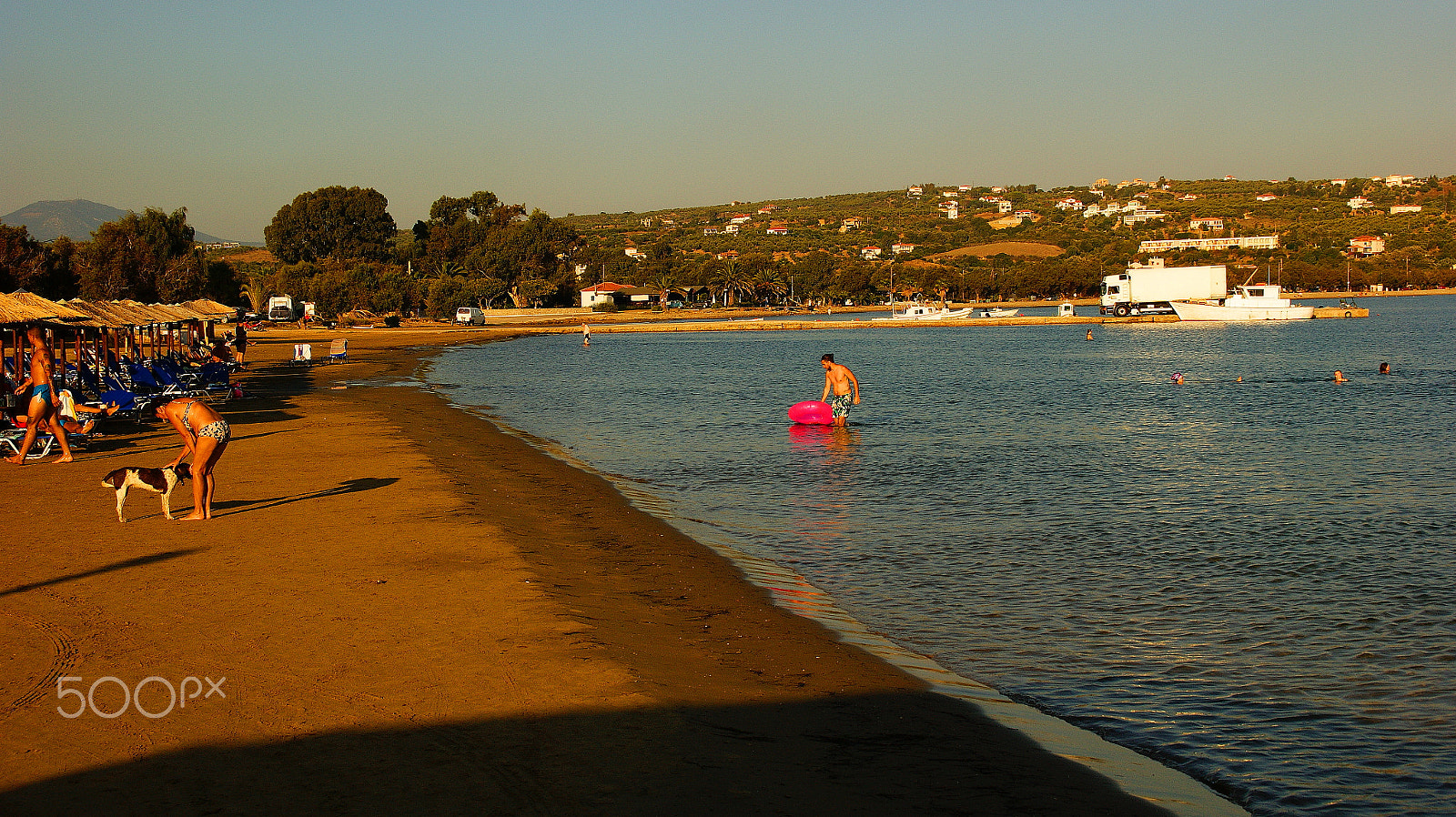Sony DT 18-200mm F3.5-6.3 sample photo. Sunset light on the beach photography