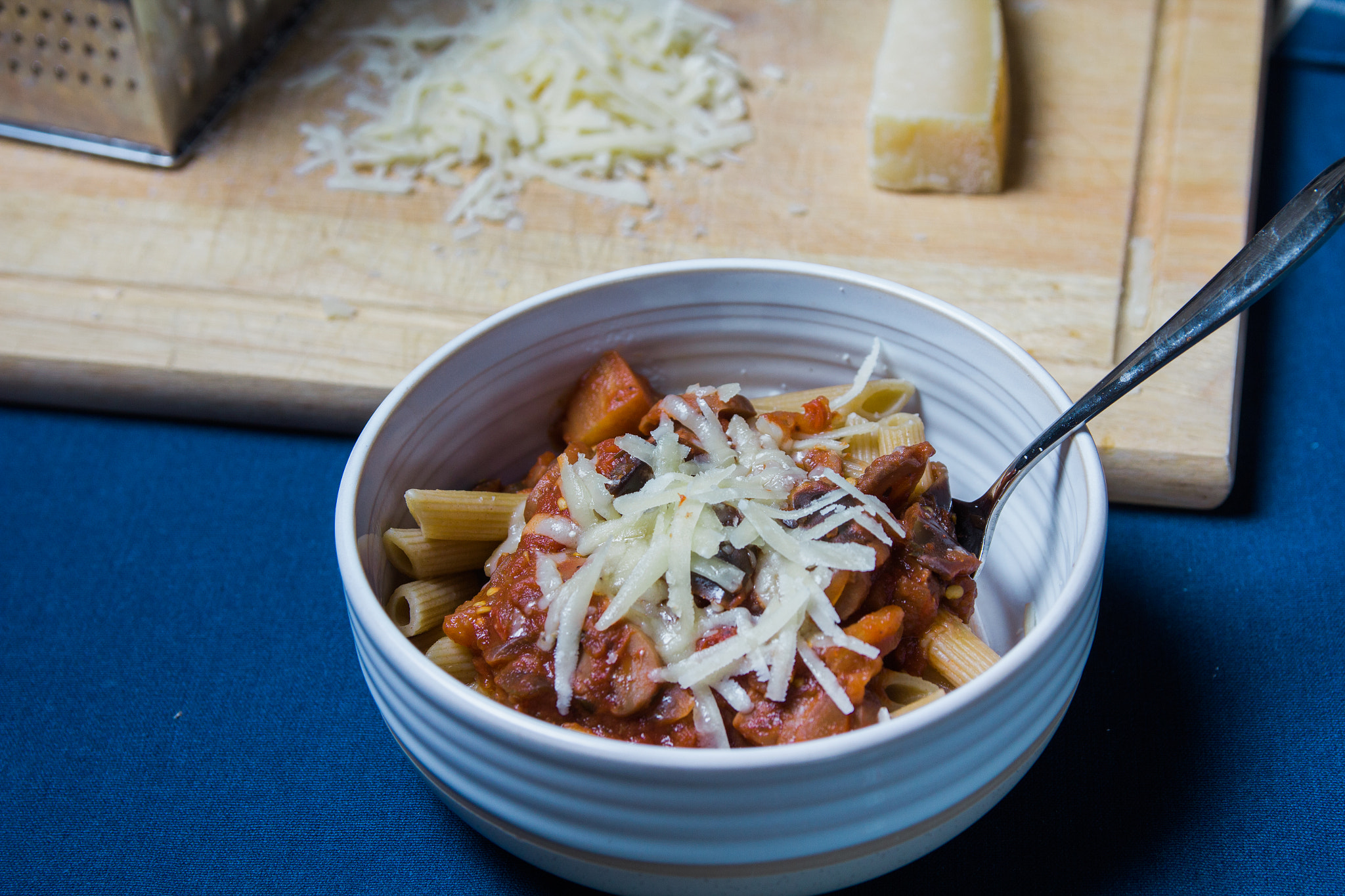 Canon EOS 550D (EOS Rebel T2i / EOS Kiss X4) + Canon EF-S 17-55mm F2.8 IS USM sample photo. Eggplant pasta sauce photography