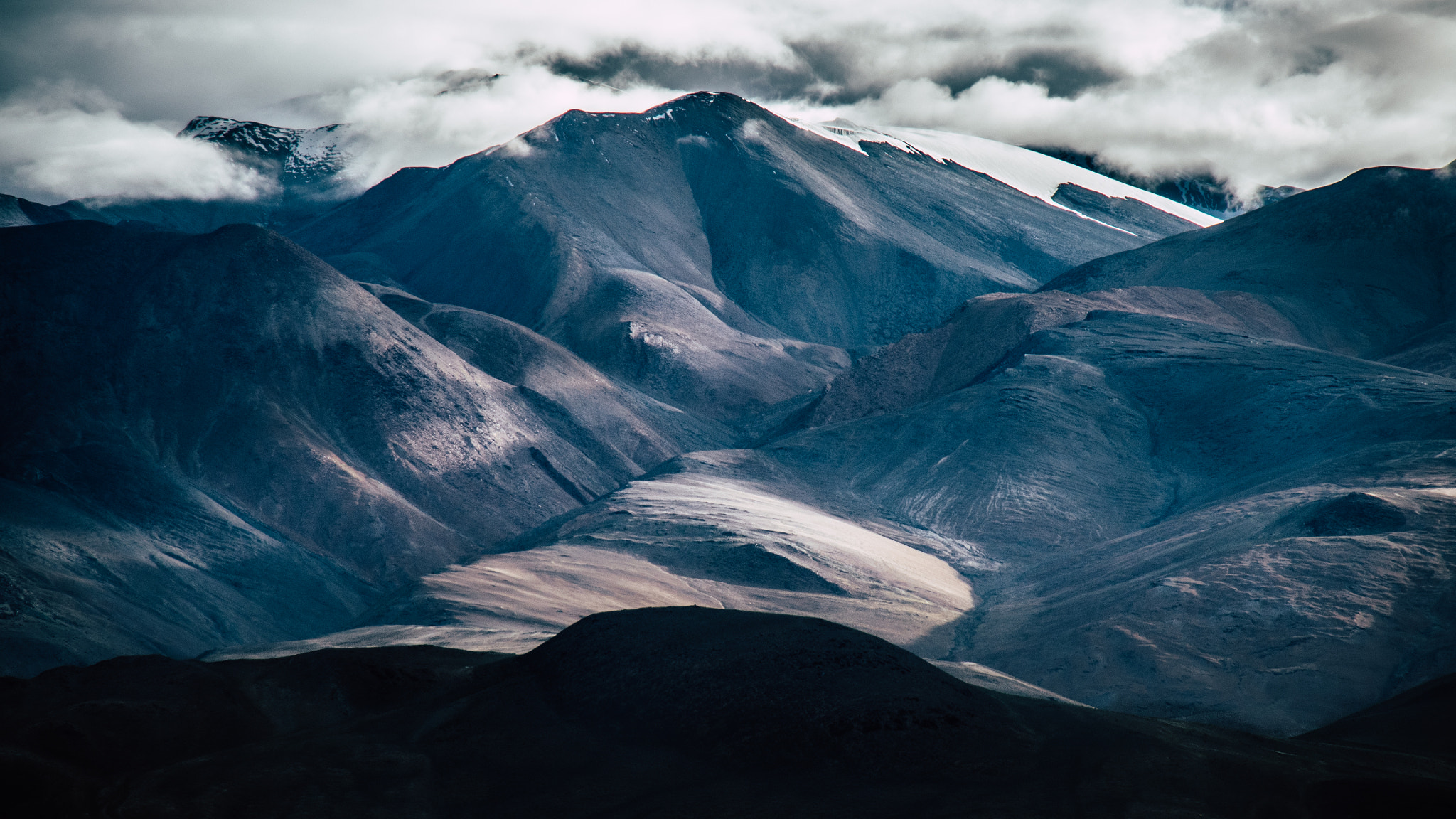 Olympus PEN E-PL7 sample photo. Himalayan mountains photography