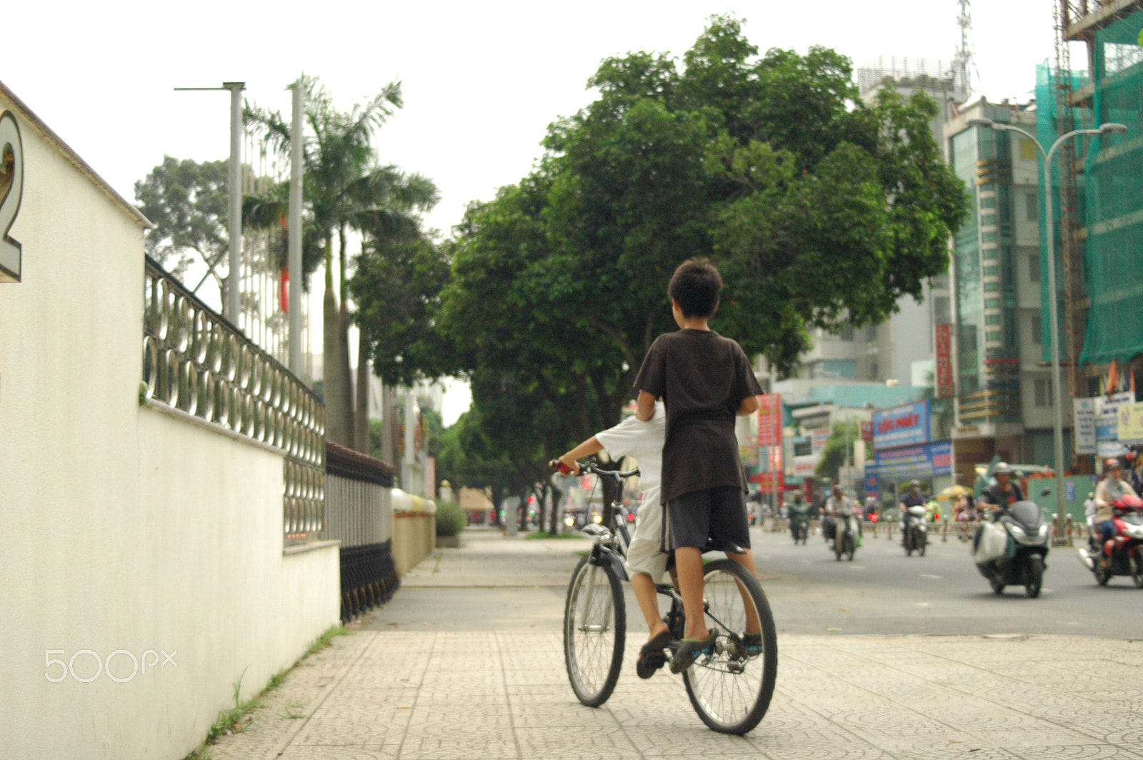 AF Zoom-Nikkor 35-70mm f/3.3-4.5 sample photo. Vietnam travel photography
