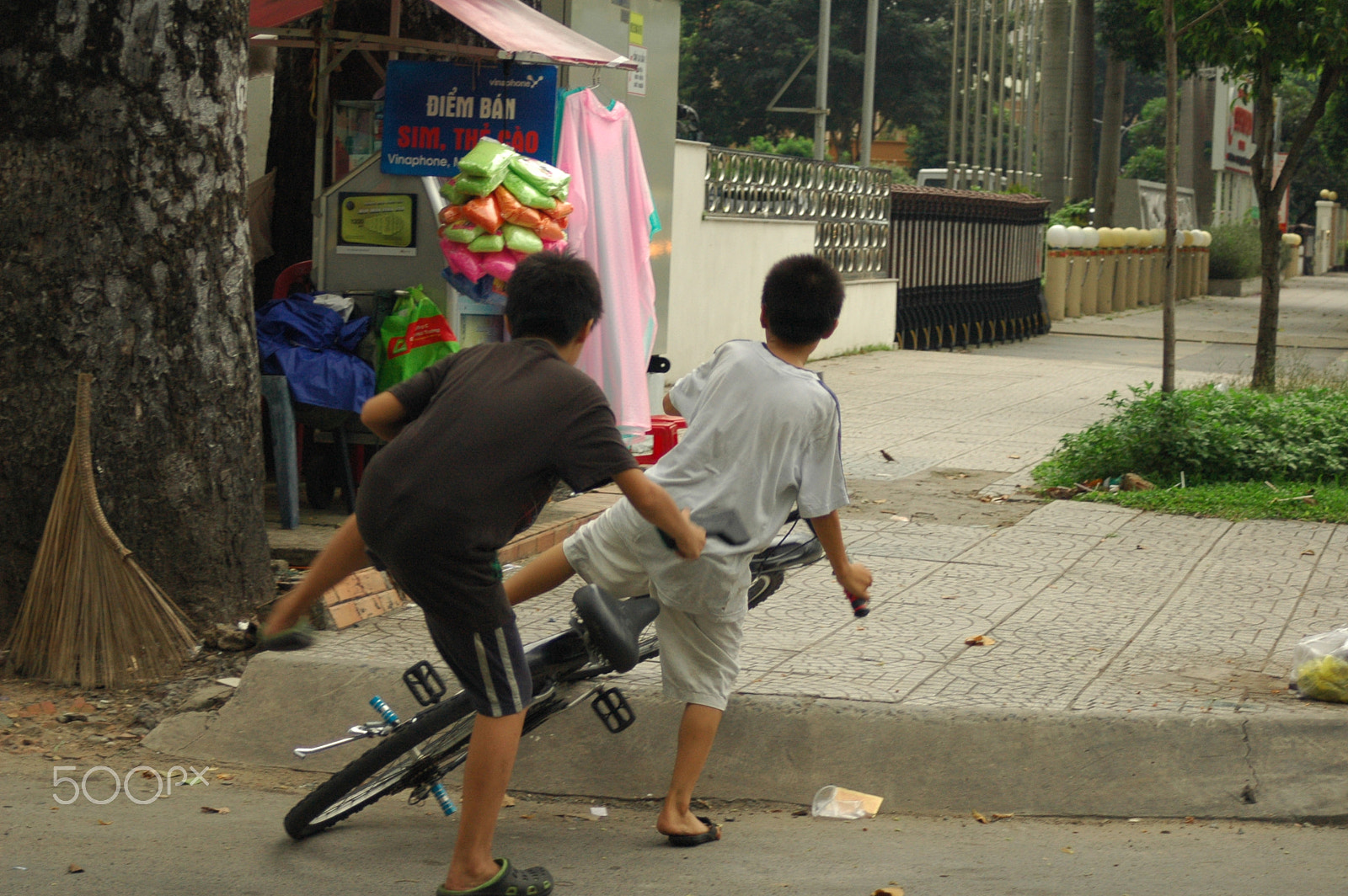 Nikon D70s sample photo. Vietnam travel photography