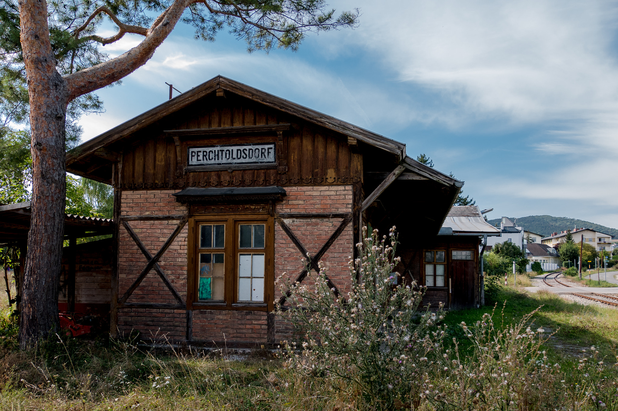 Panasonic Lumix DMC-GX85 (Lumix DMC-GX80 / Lumix DMC-GX7 Mark II) sample photo. Lost railwaystation photography