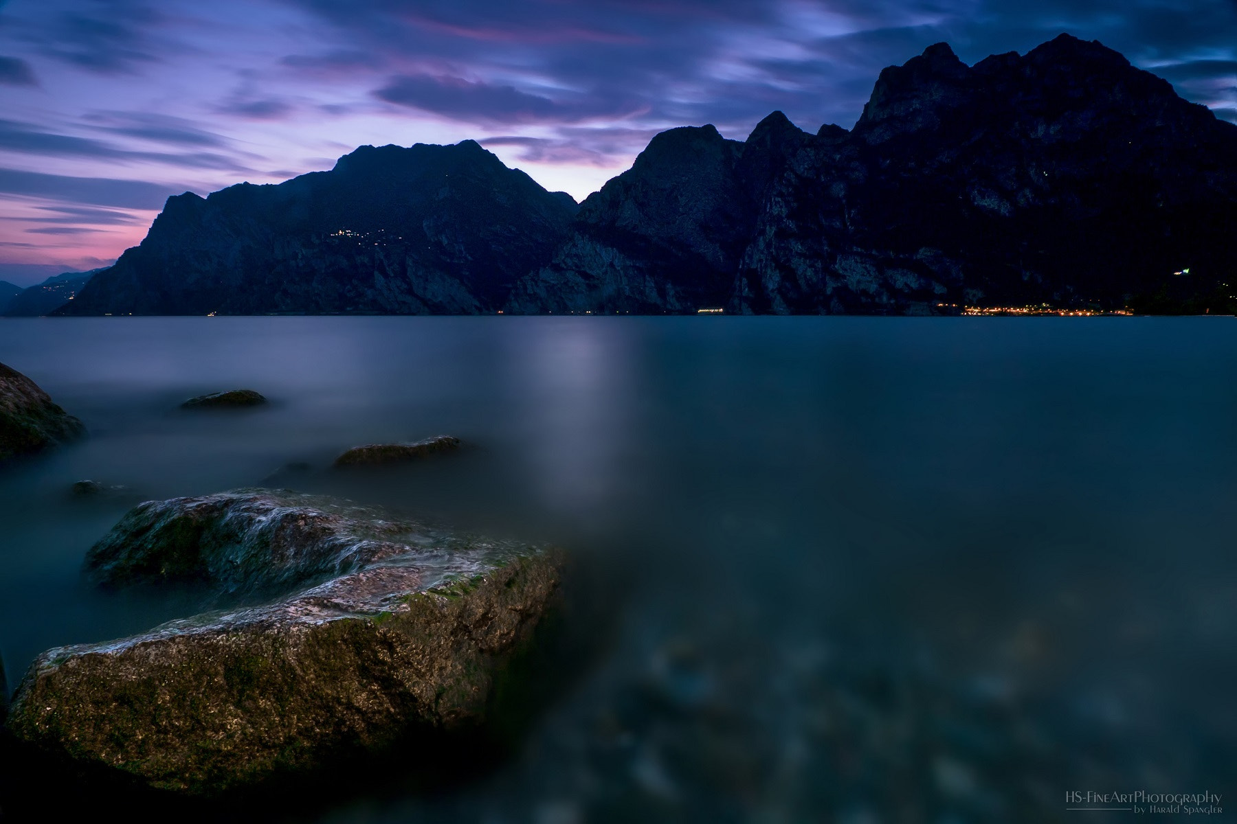 Olympus OM-D E-M1 + OLYMPUS M.9-18mm F4.0-5.6 sample photo. Lago di garda photography