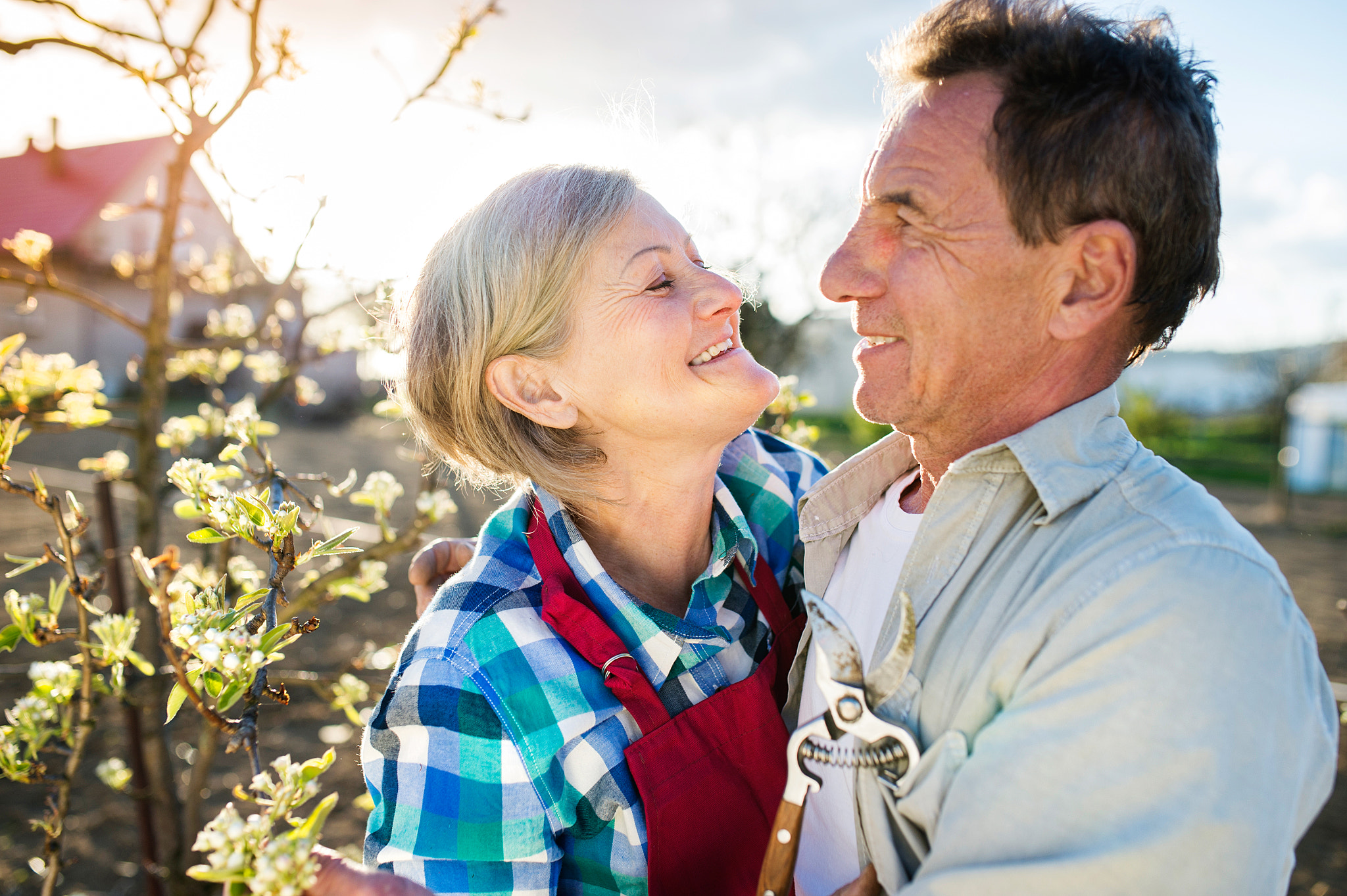 Nikon D4S + Sigma 35mm F1.4 DG HSM Art sample photo. Senior couple gardening photography