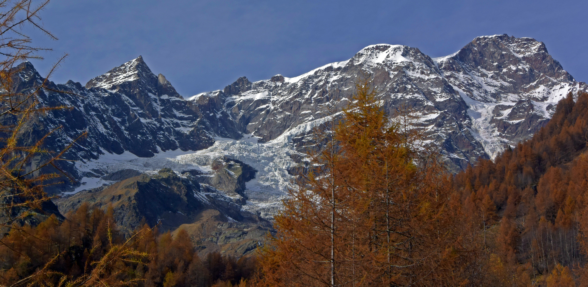 Nikon 1 V3 + 1 NIKKOR VR 10-100mm f/4-5.6 sample photo. Peaks - autunno sul monte rosa photography