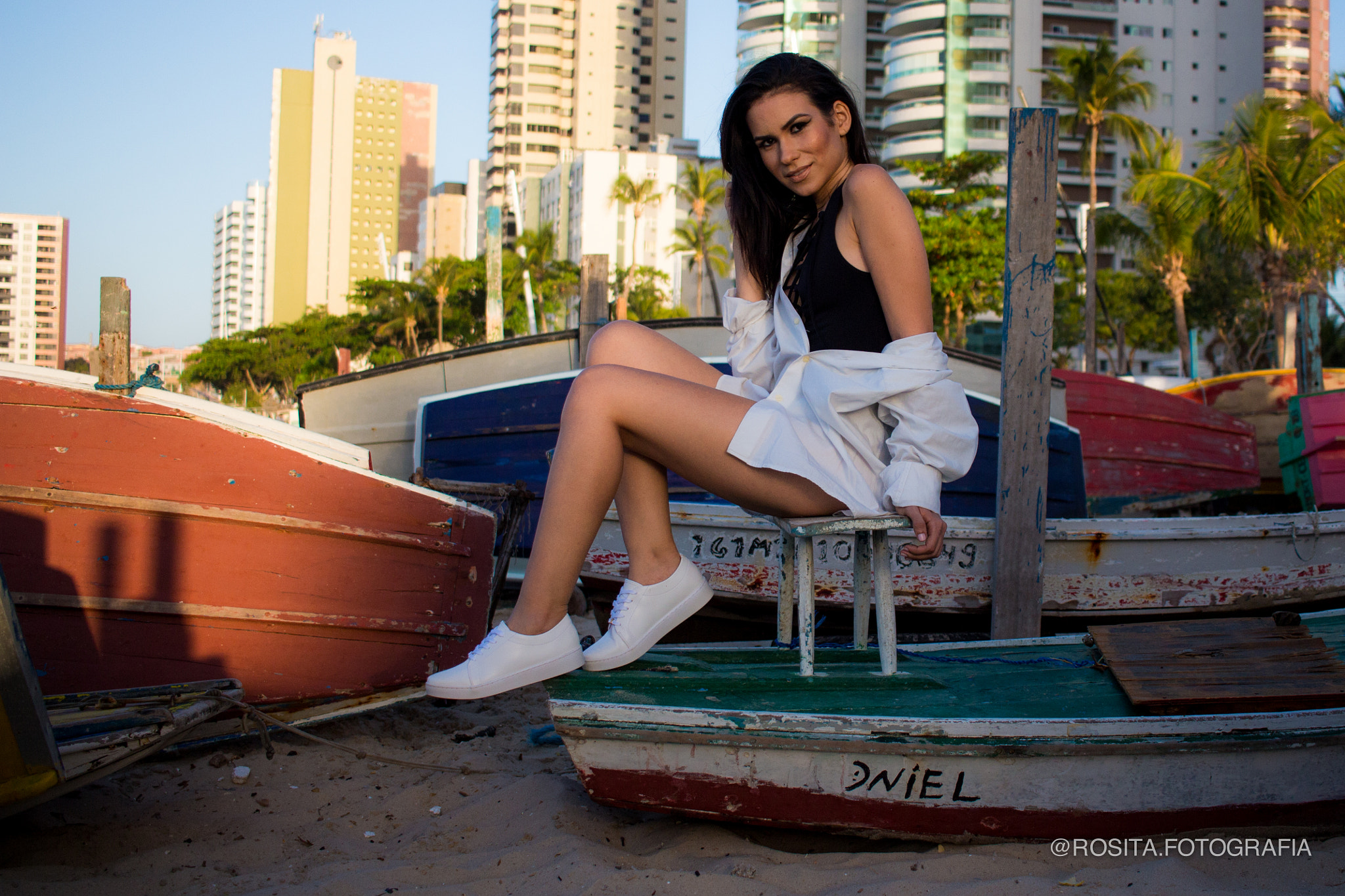 Canon EF-S 24mm F2.8 STM sample photo. Walk on the beach photography