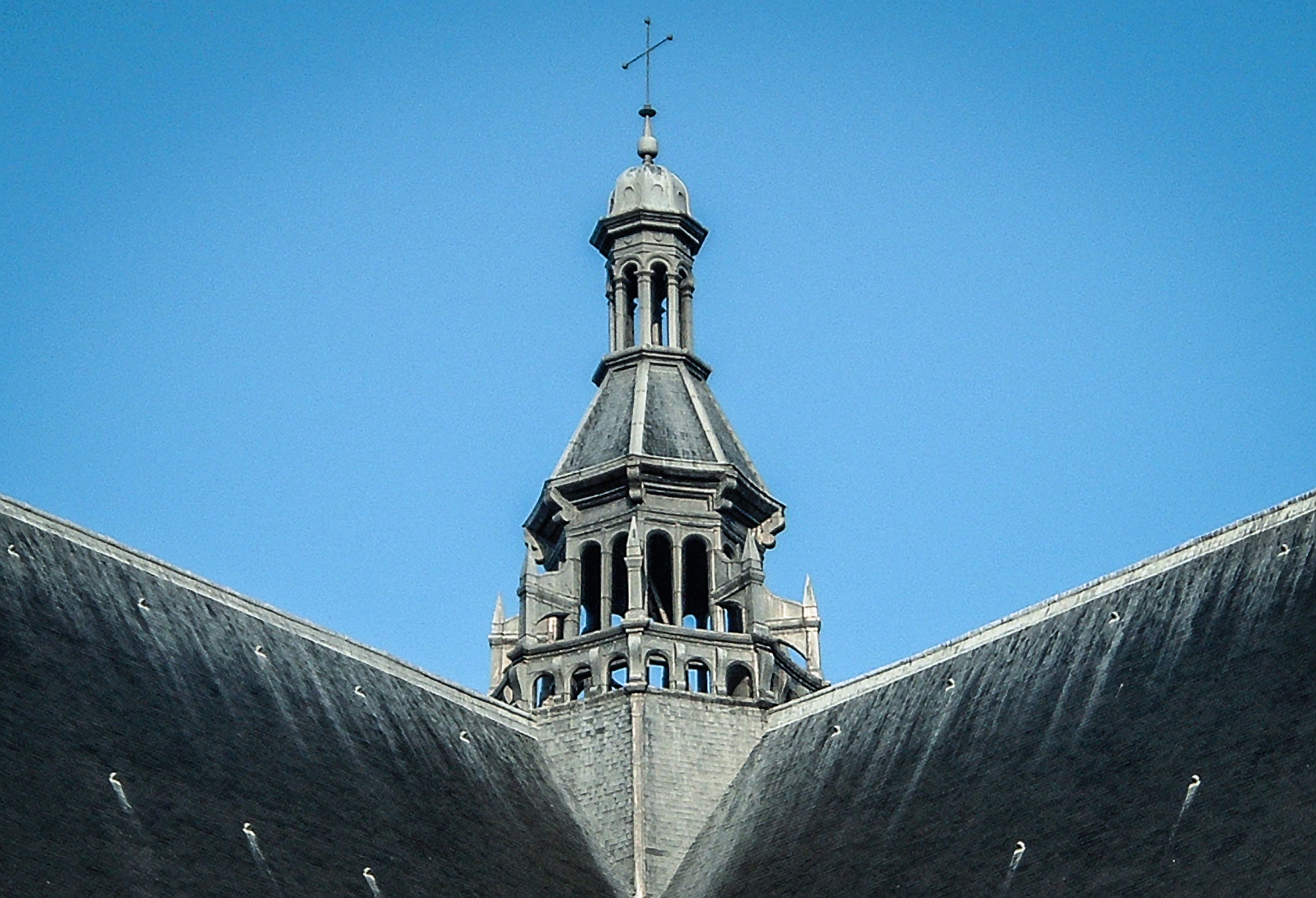 Fujifilm FinePix A210 sample photo. Steeple photography