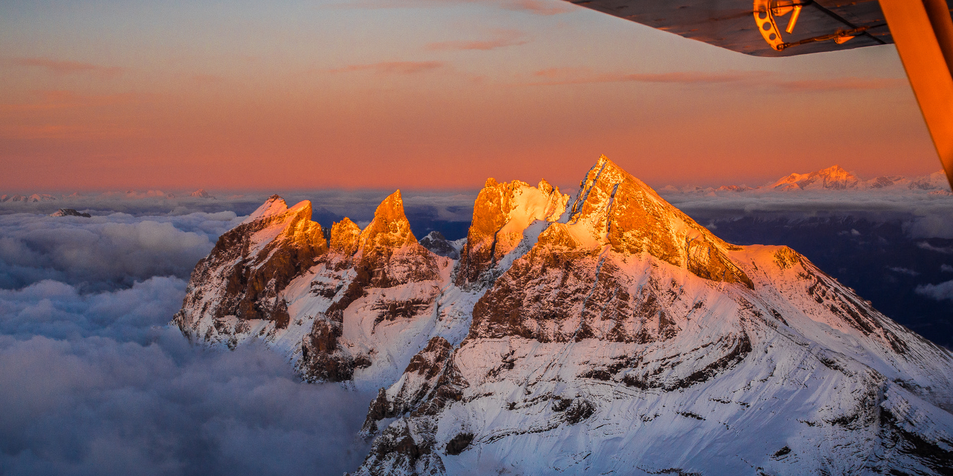 Olympus OM-D E-M5 + Panasonic Leica DG Summilux 25mm F1.4 II ASPH sample photo. Sunset at 10'000ft photography