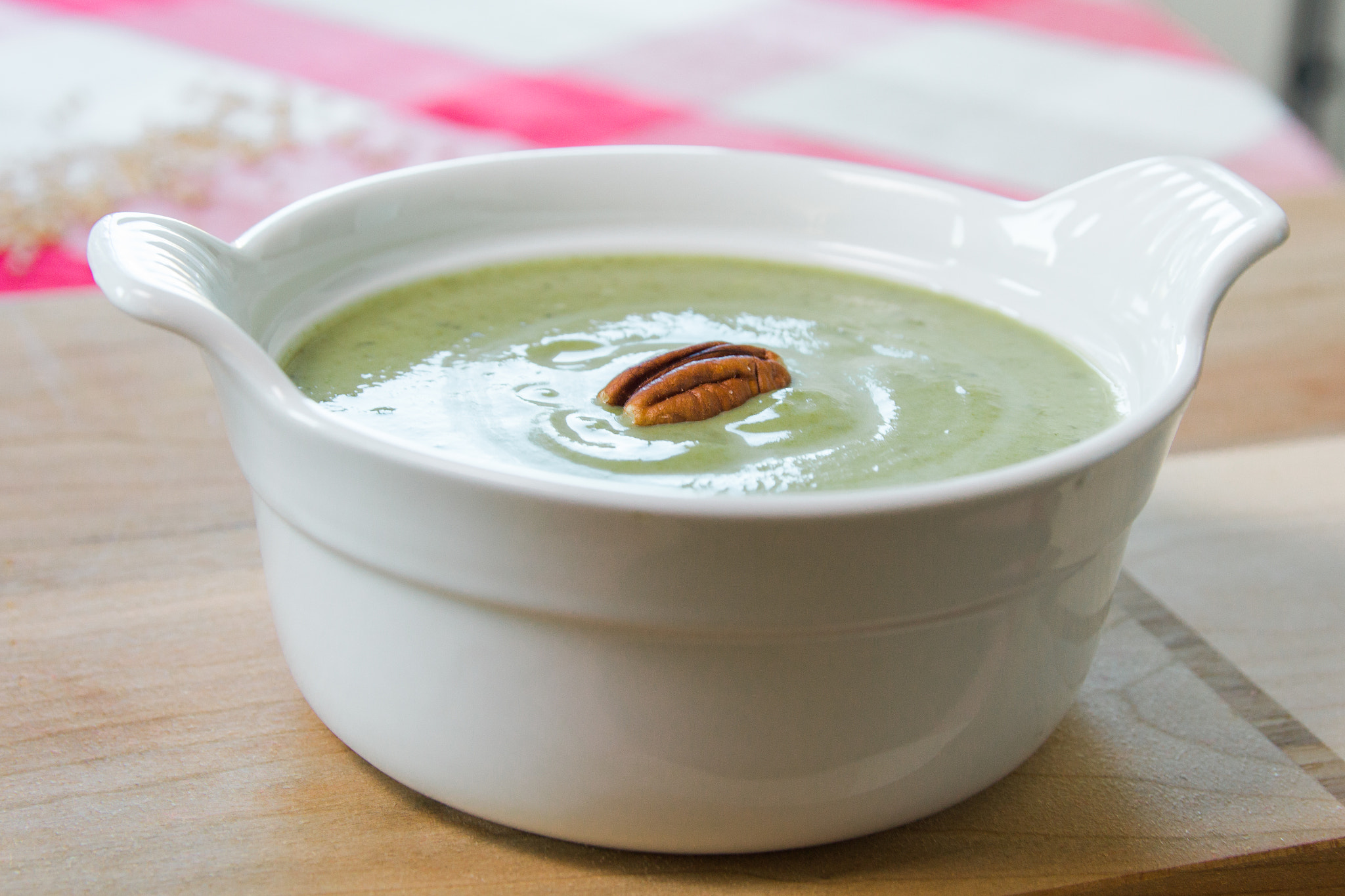 Canon EOS 550D (EOS Rebel T2i / EOS Kiss X4) sample photo. Creamy zucchini soup photography