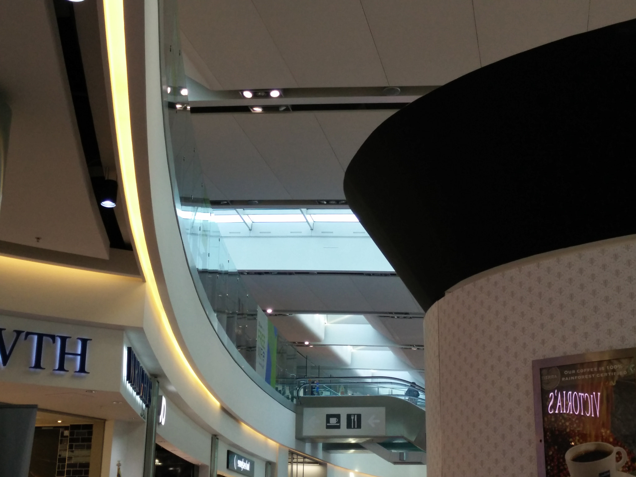 OnePlus ONE sample photo. Airport life photography
