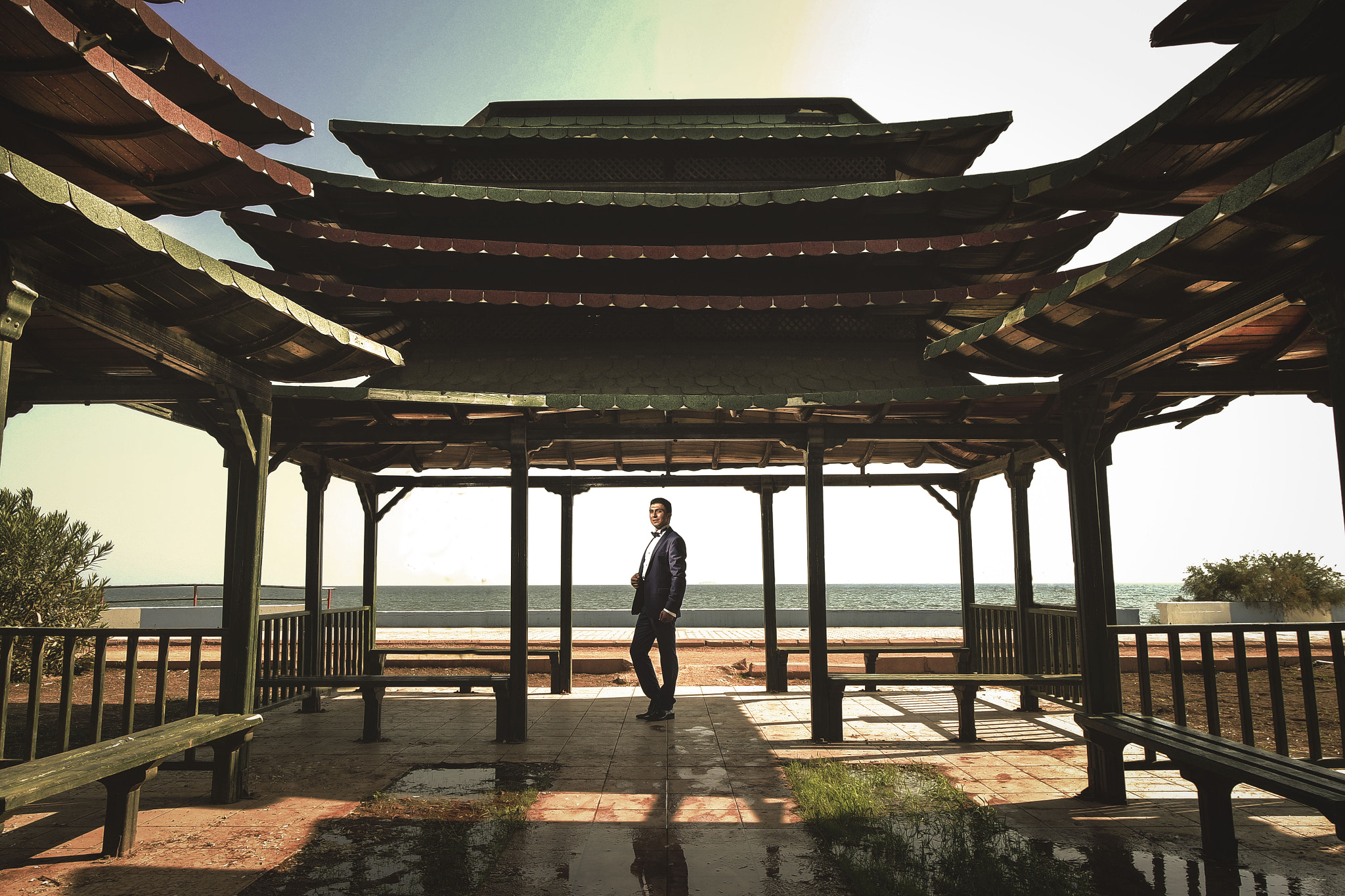 Samsung NX mini sample photo. 007 groom photography