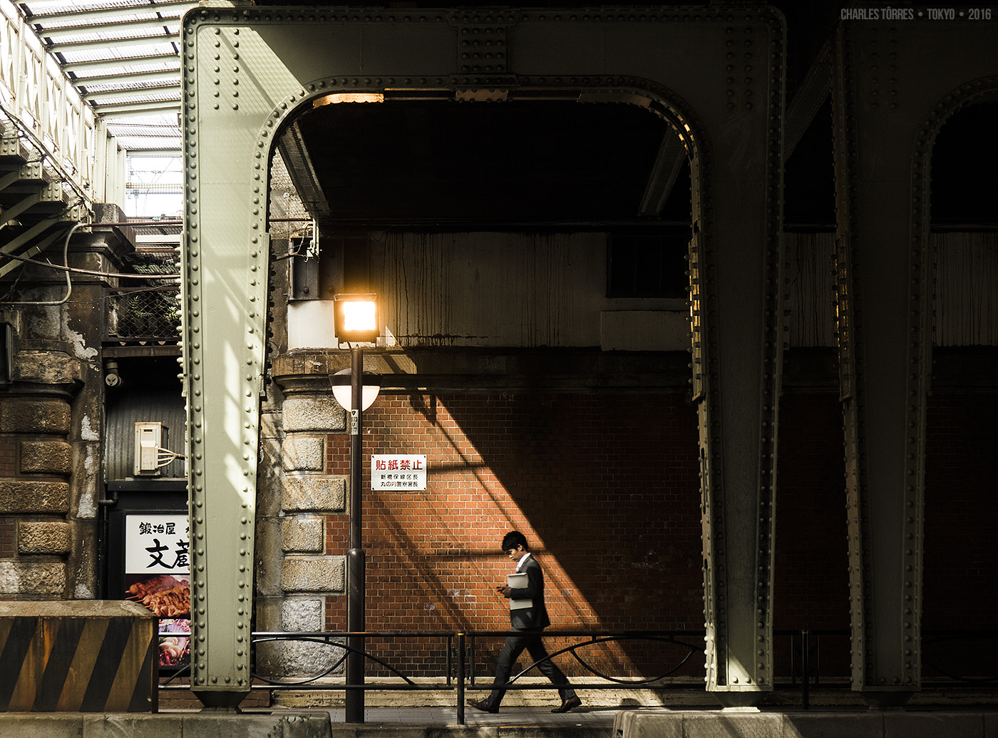 Olympus PEN-F sample photo. Tokyo lines photography