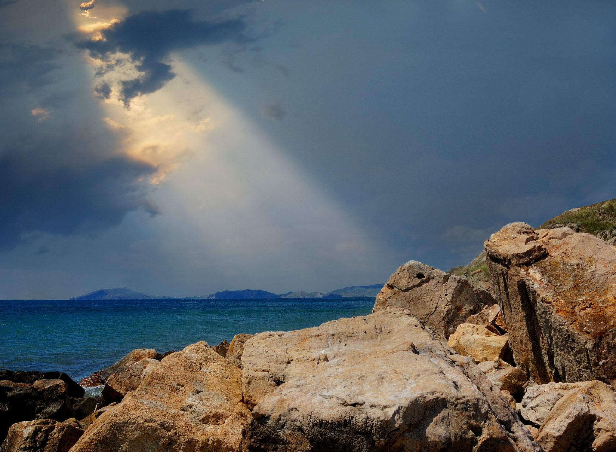 Nikon D40 + Sigma 18-50mm F2.8 EX DC Macro sample photo. Black sea coast, mountain range meganom, Сrimea photography