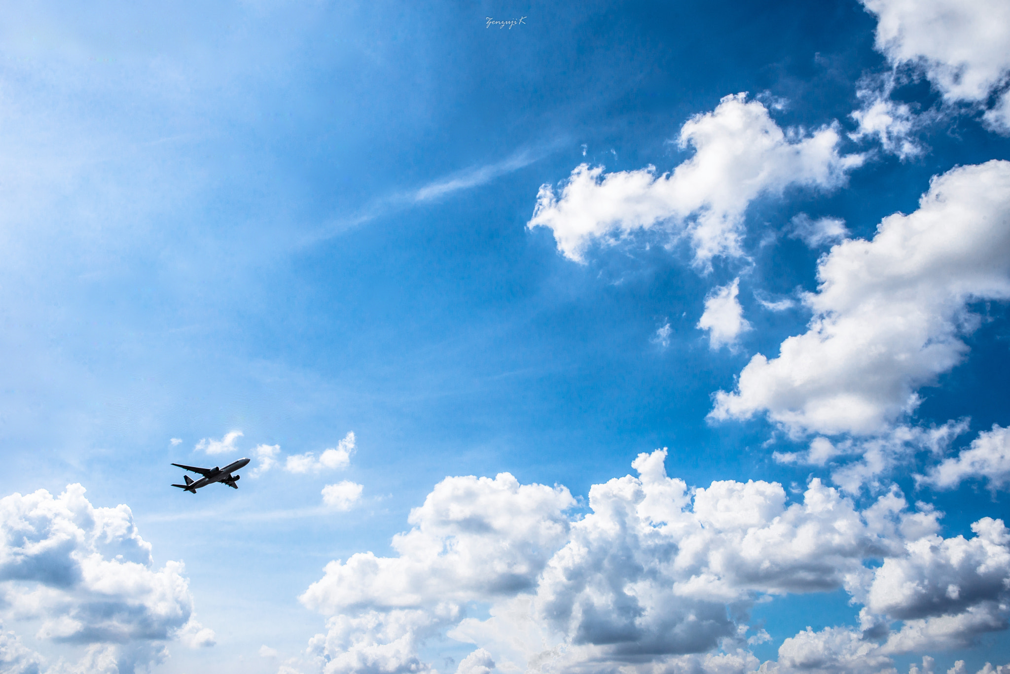Nikon D610 + Nikon AF-S Nikkor 28mm F1.8G sample photo. To the sky photography