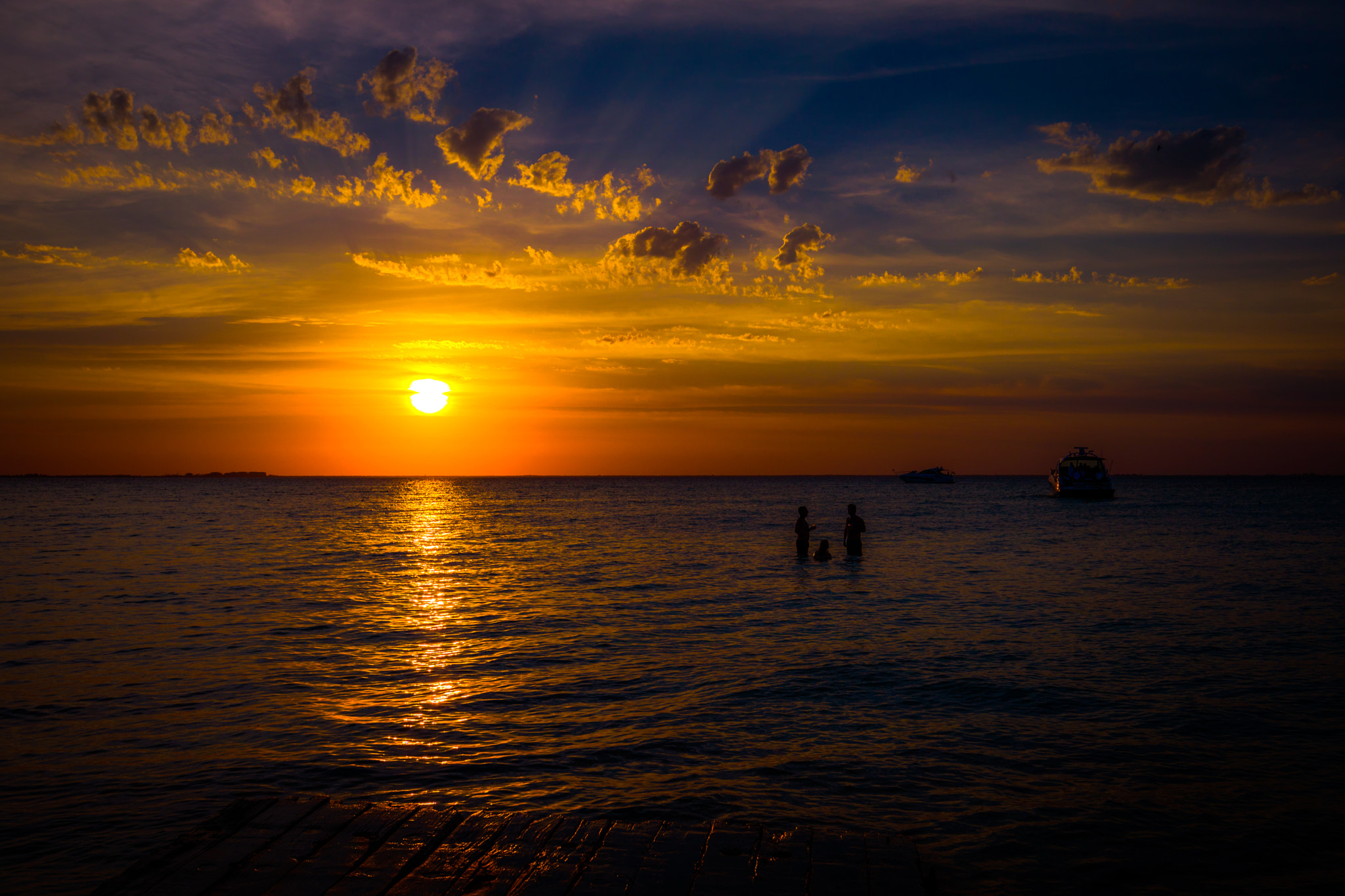 Canon EOS M3 sample photo. Family at sunset photography